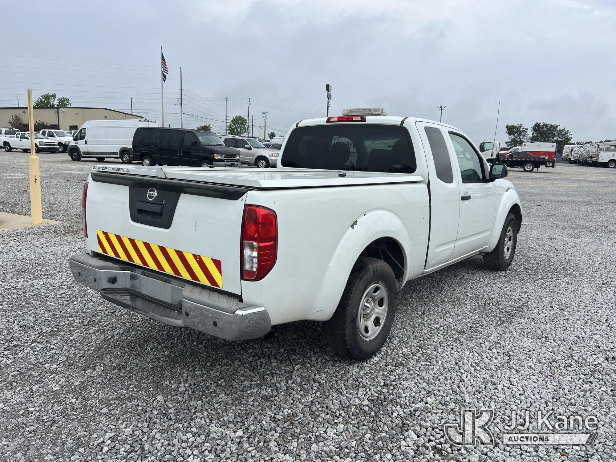 (Villa Rica, GA) 2016 Nissan Frontier Extended-Cab Pickup Truck Runs & Moves) (Check Engine Light On