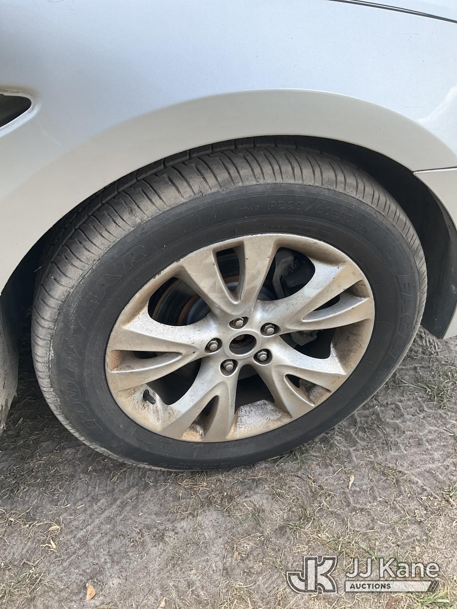 (Ocala, FL) 2012 Ford Taurus 4-Door Sedan Runs & Moves) (Jump To Start, Minor Body Damage, Paint Dam