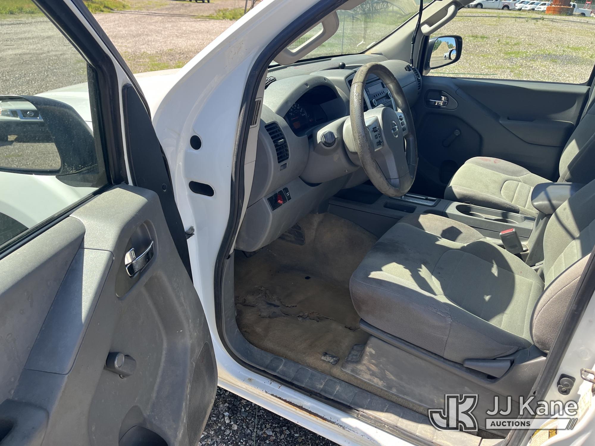(Chester, VA) 2015 Nissan Frontier Extended-Cab Pickup Truck Runs & Moves