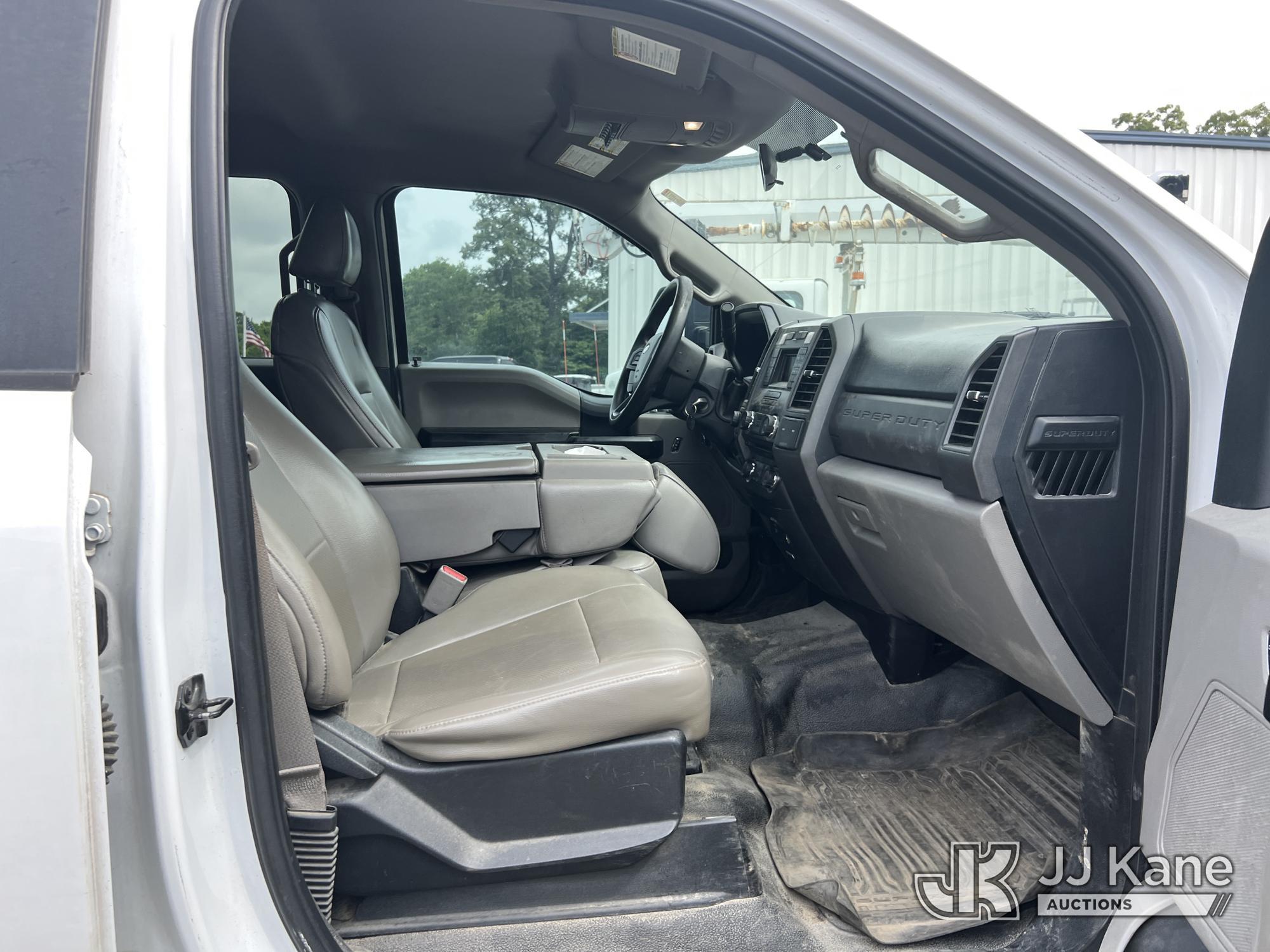 (College Park, GA) 2017 Ford F250 SD 4x4 Crew-Cab Pickup Truck Runs & Moves) (Engine Tick