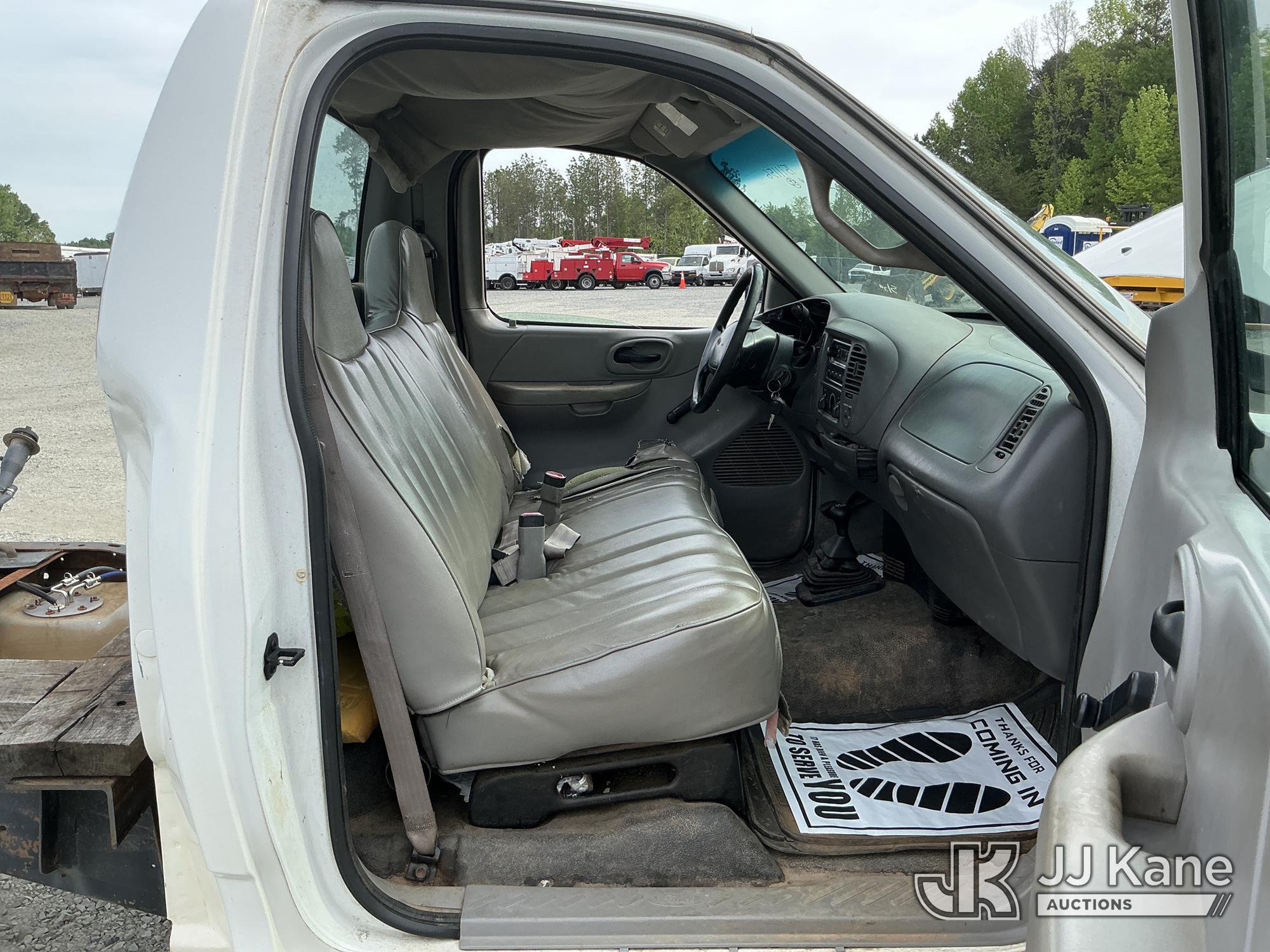 (China Grove, NC) 1999 Ford F-250 4X4 Cab & Chassis Runs & Moves) (ABS Light On, Brake Light On, Mis