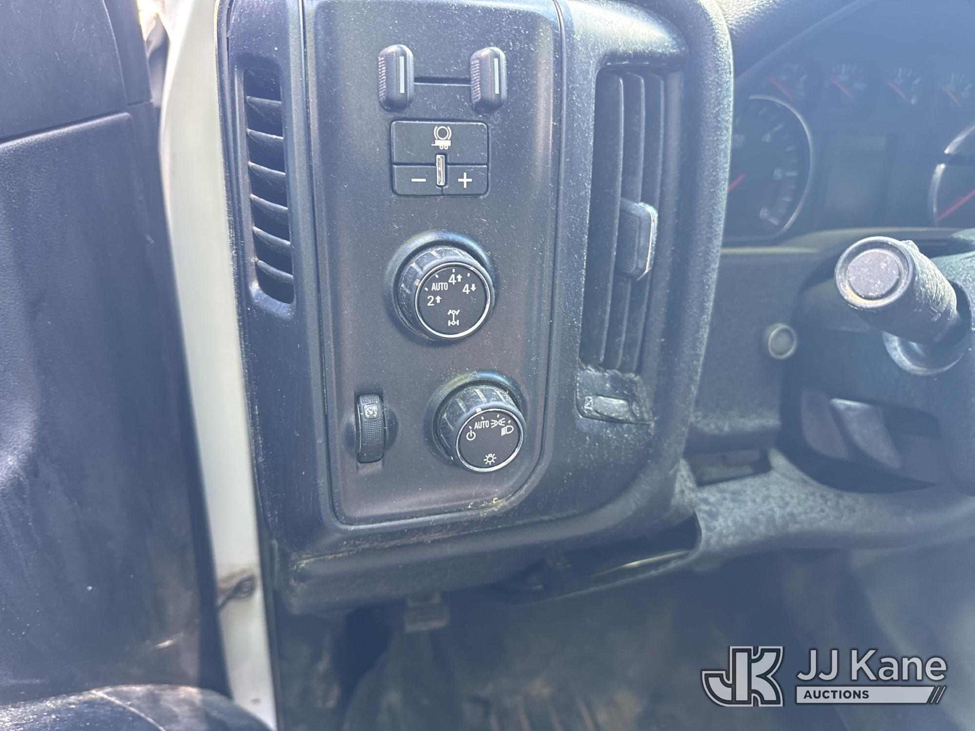 (Wakefield, VA) 2014 Chevrolet Silverado 1500 4x4 Crew-Cab Pickup Truck Not Running, Condition Unkno
