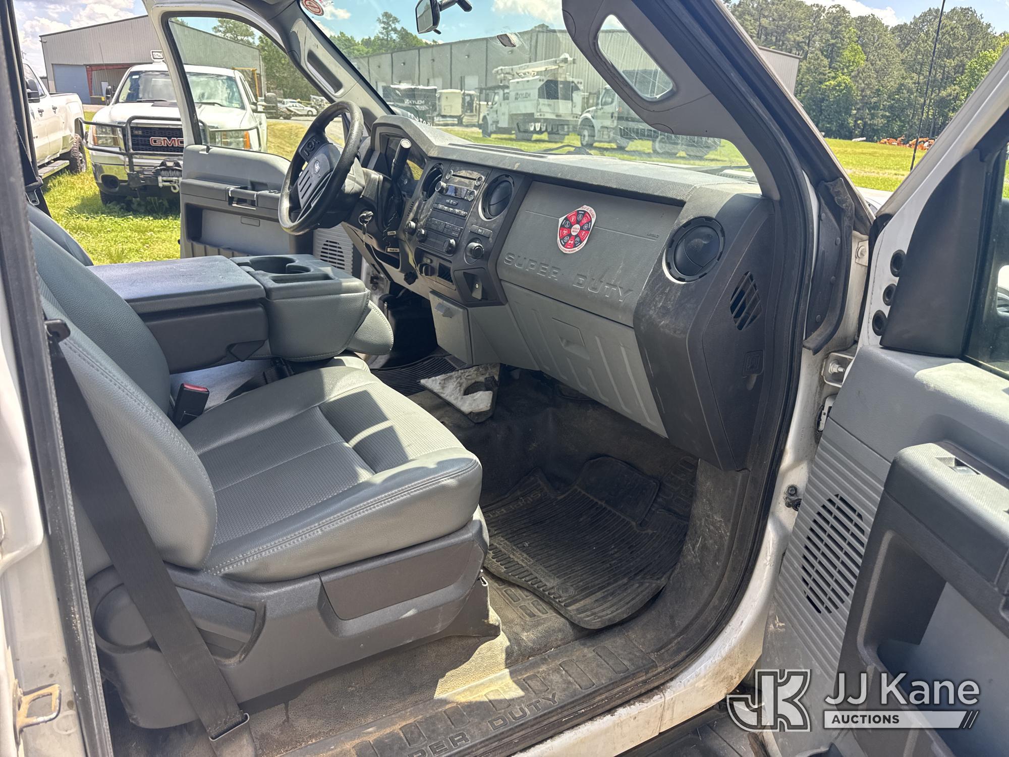 (Wakefield, VA) 2013 Ford F250 Crew-Cab Pickup Truck Runs & Moves) (Check Engine Light On, Body/Pain