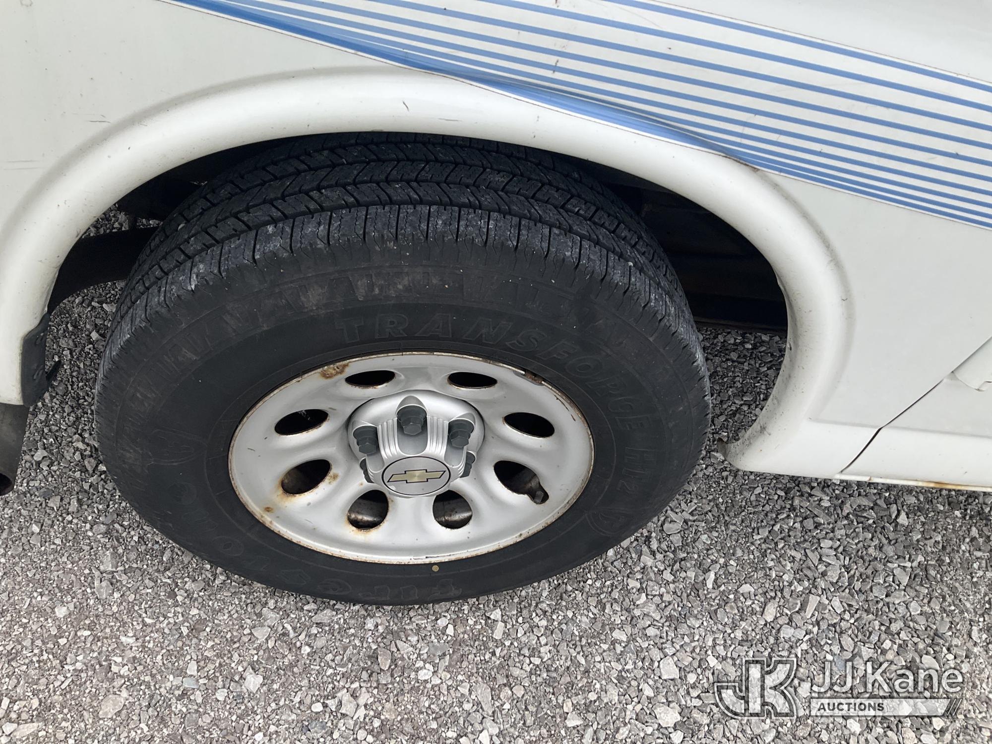 (Verona, KY) 2013 Chevrolet Express G1500 Cargo Van Runs & Moves) (Rust Damage