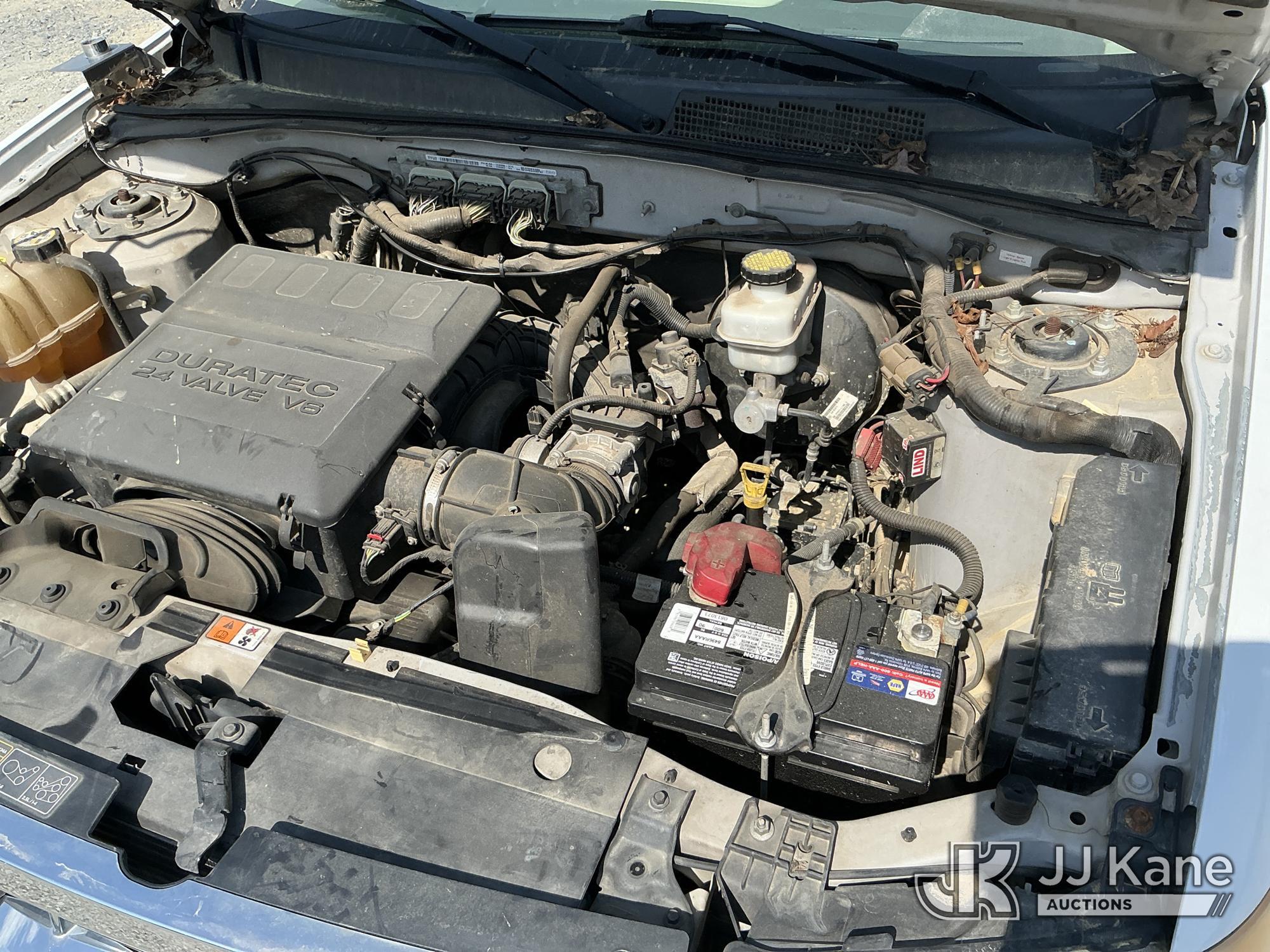 (China Grove, NC) 2011 Ford Escape 4x4 4-Door Sport Utility Vehicle Runs & Moves) (Body/Paint Damage