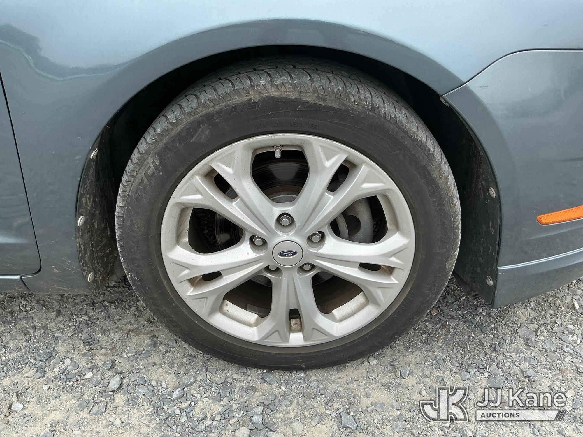 (China Grove, NC) 2012 Ford Fusion 4-Door Sedan Runs & Moves) (Paint Damage