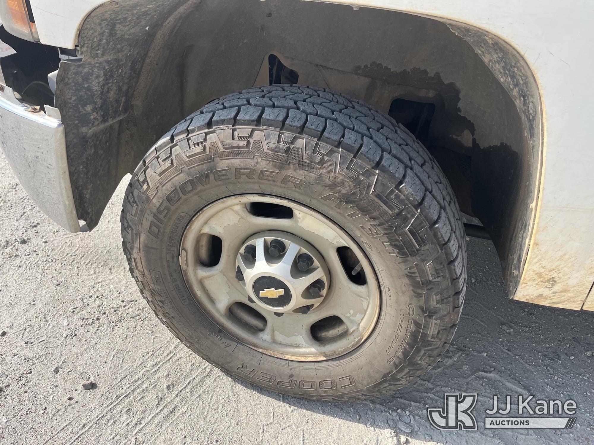 (Chester, VA) 2012 Chevrolet Silverado 2500HD 4x4 Crew-Cab Pickup Truck Runs & Moves) (Engine Tick,