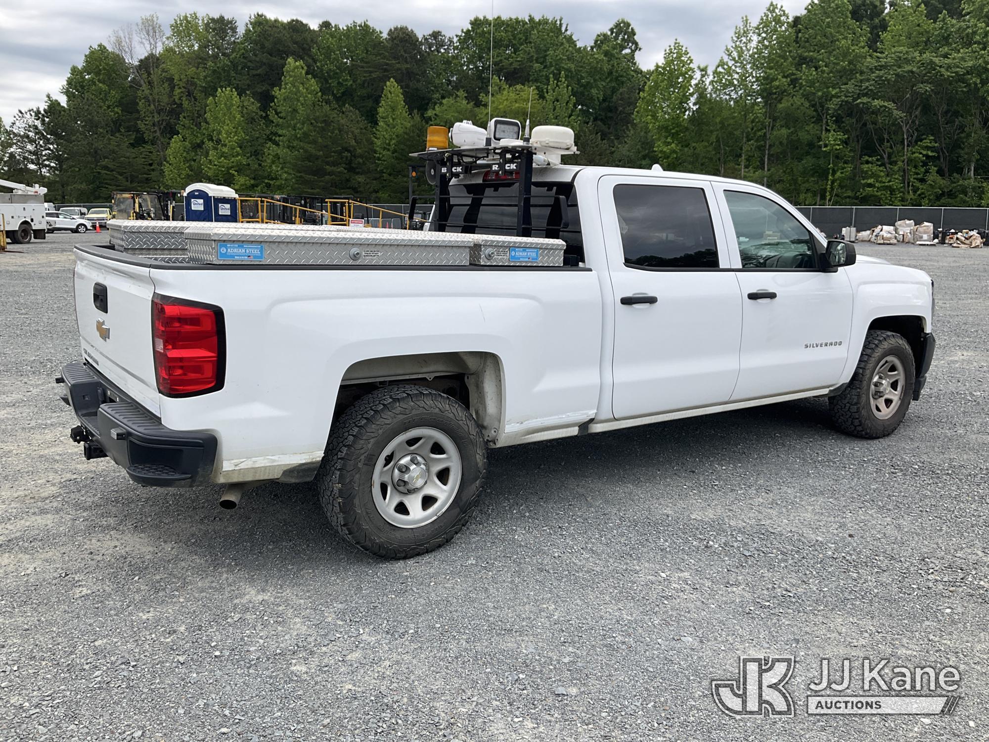 (China Grove, NC) 2017 Chevrolet Silverado 1500 4X4 Crew-Cab Pickup Truck Runs & Moves) (Check Engin