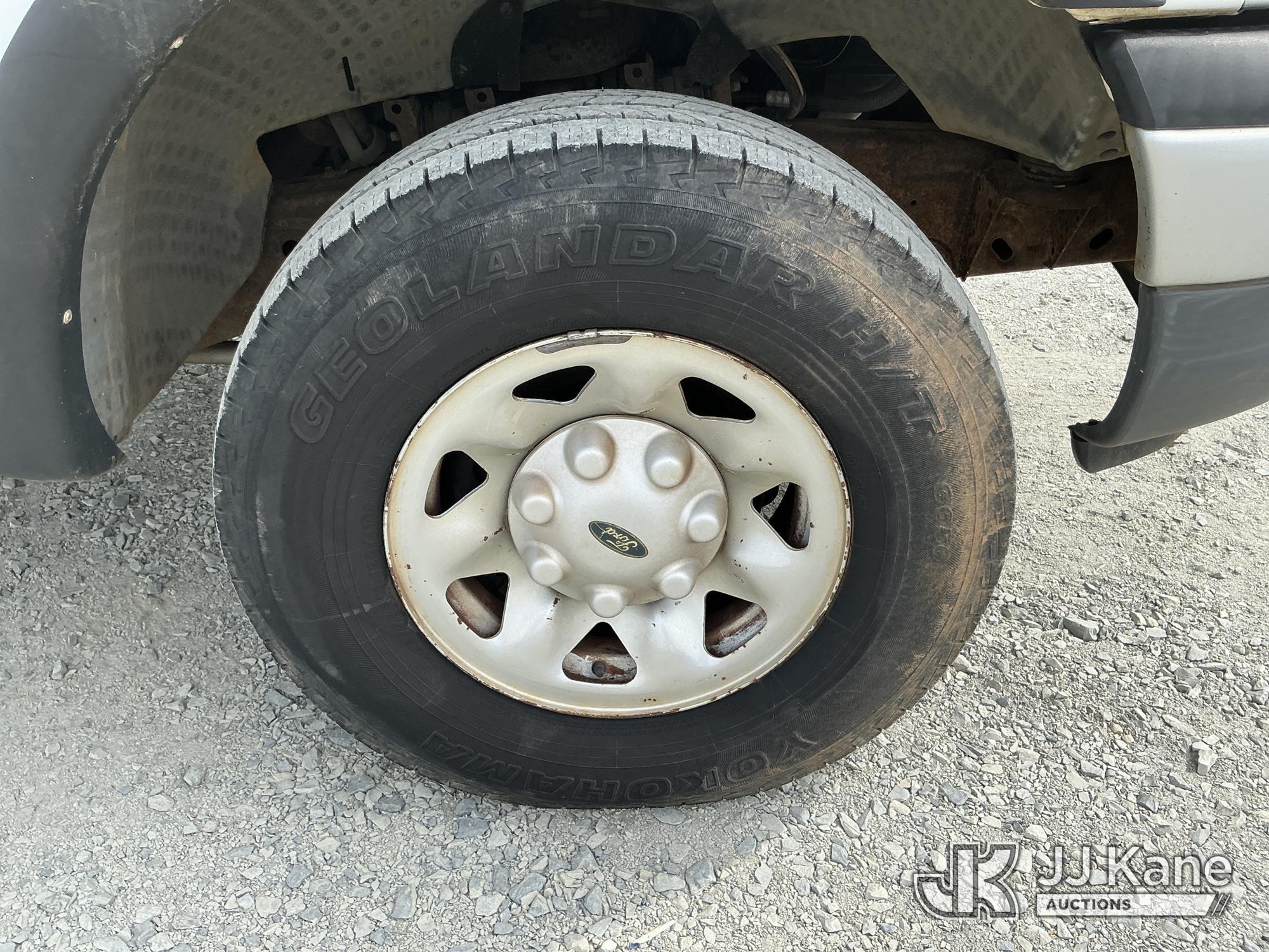 (China Grove, NC) 1999 Ford F-250 4X4 Cab & Chassis Runs & Moves) (ABS Light On, Brake Light On, Mis