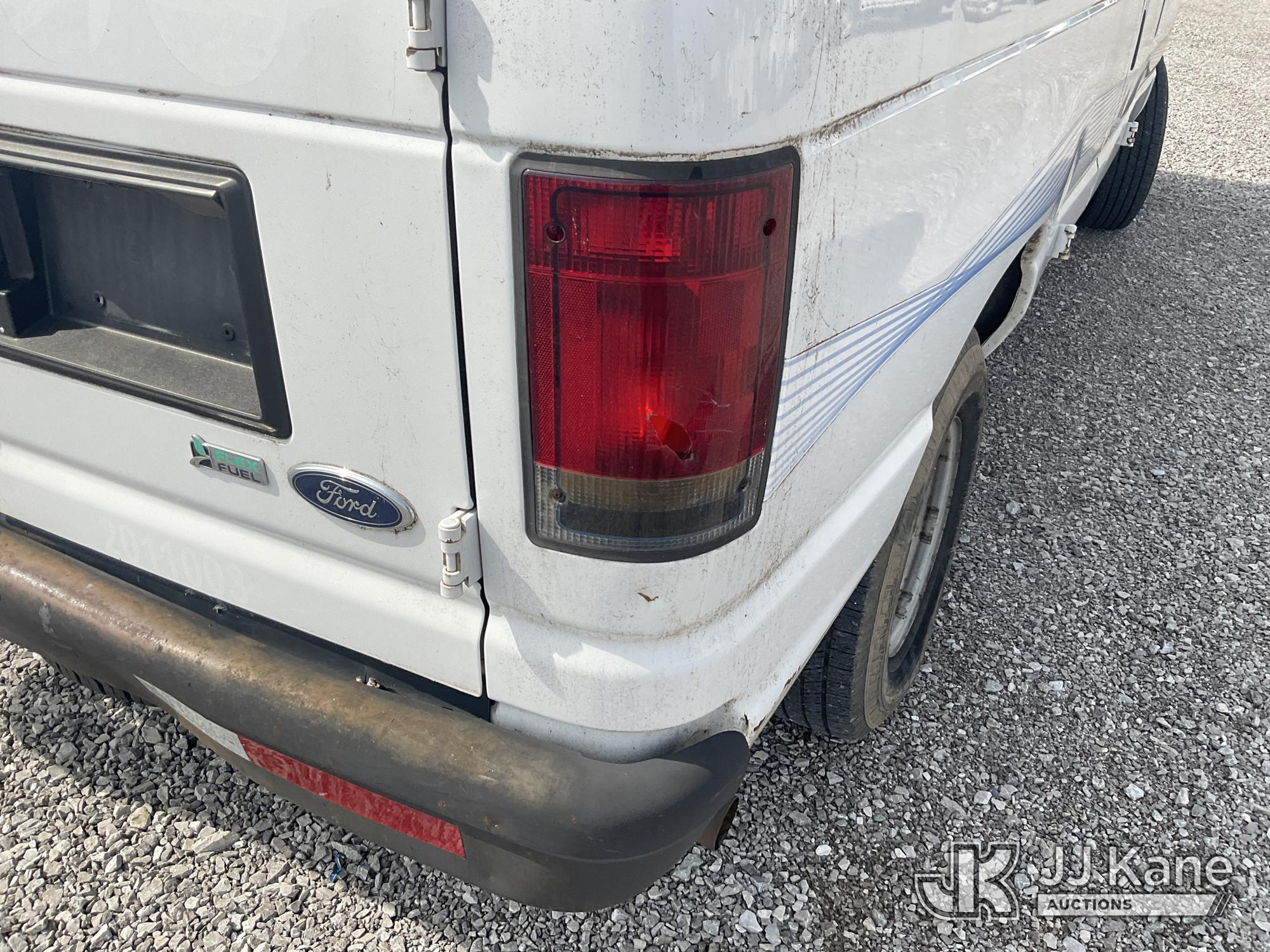 (Verona, KY) 2011 Ford E250 Cargo Van Runs & Moves) (Rust Damage