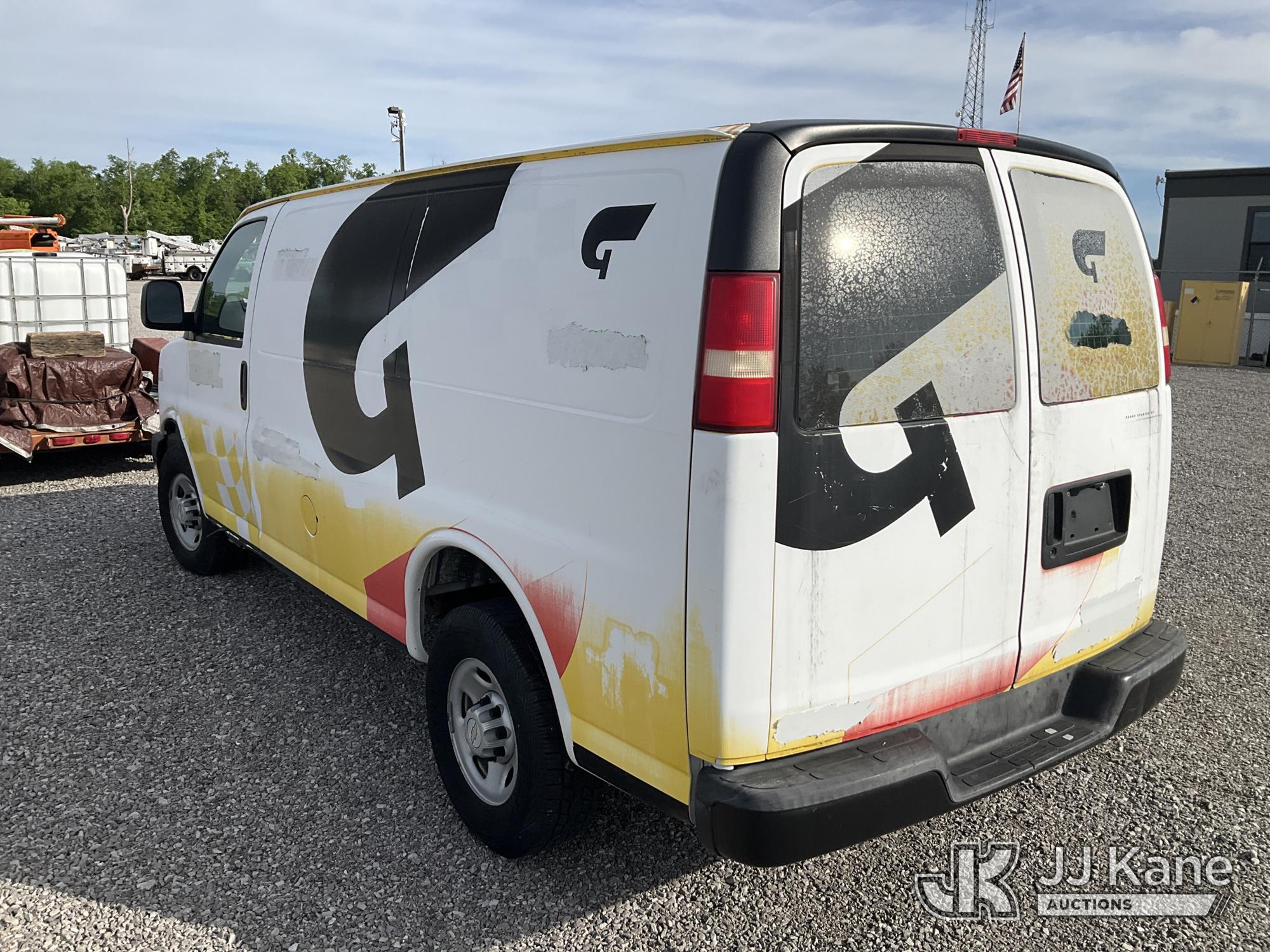 (Verona, KY) 2007 Chevrolet Express 2500 Cargo Van Not Running, Condition Unknown) (Side Doors Damag