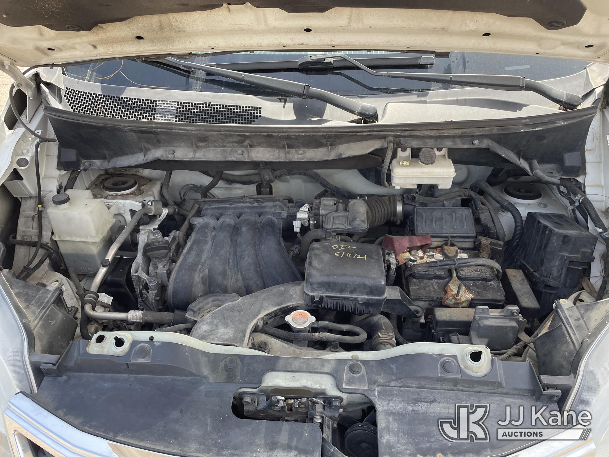 (Defuniak Springs, FL) 2015 Nissan NV200 Mini Cargo Van, (Utility Owned) Runs & Moves) (Paint Damage
