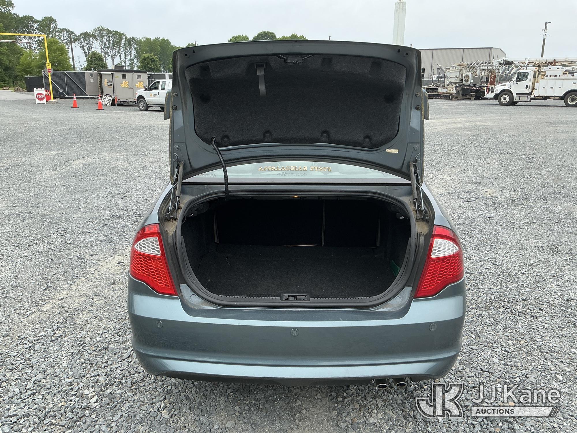 (China Grove, NC) 2012 Ford Fusion 4-Door Sedan Runs & Moves) (Paint Damage