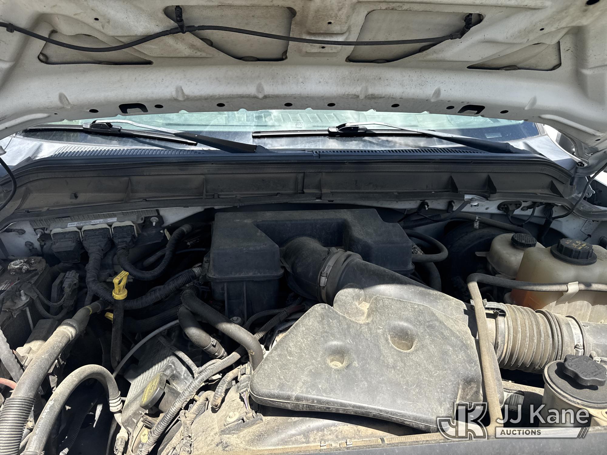 (Wakefield, VA) 2013 Ford F250 Crew-Cab Pickup Truck Runs & Moves) (Check Engine Light On, Body/Pain
