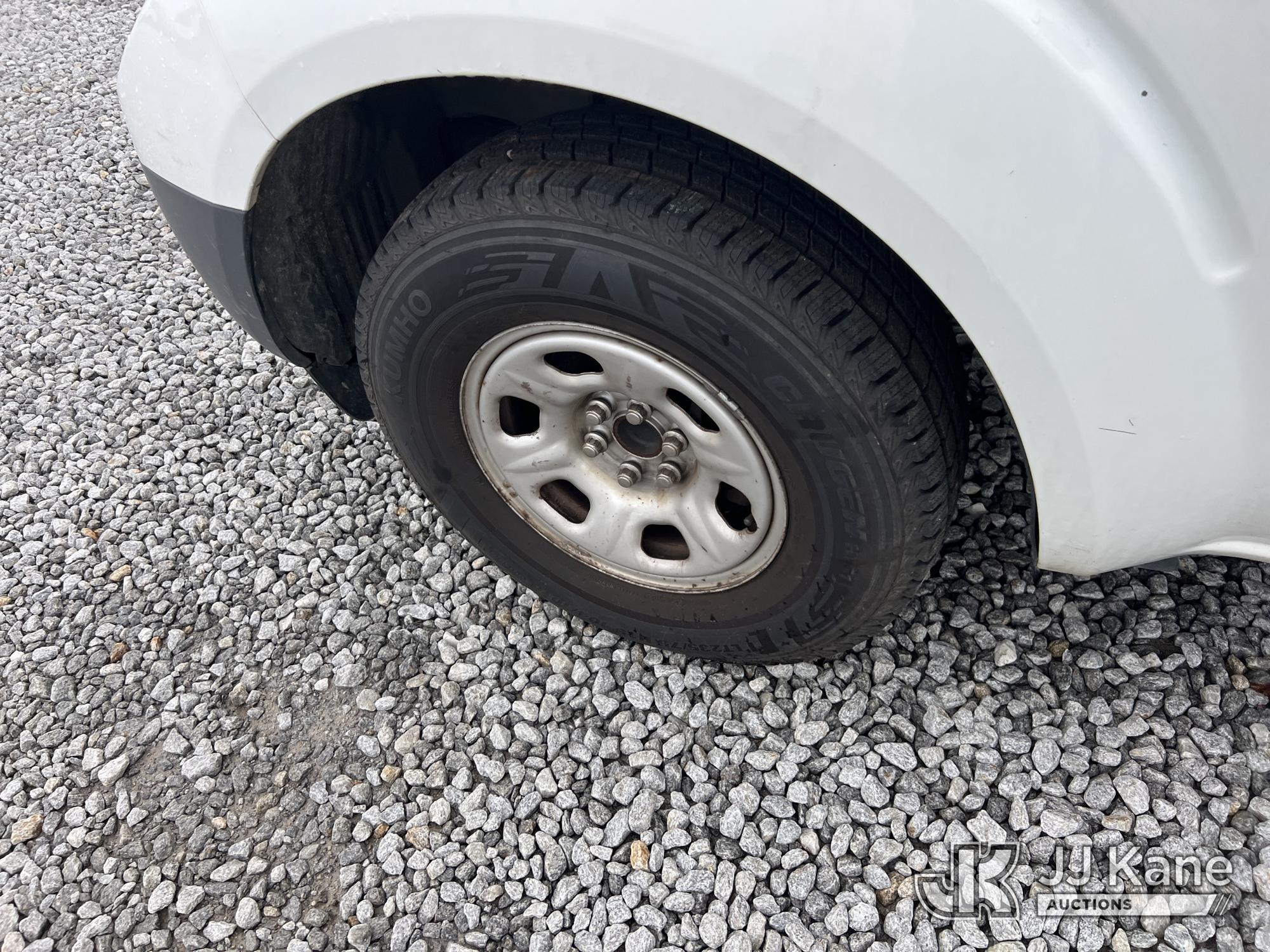 (Villa Rica, GA) 2016 Nissan Frontier Extended-Cab Pickup Truck Runs & Moves) (Check Engine Light On