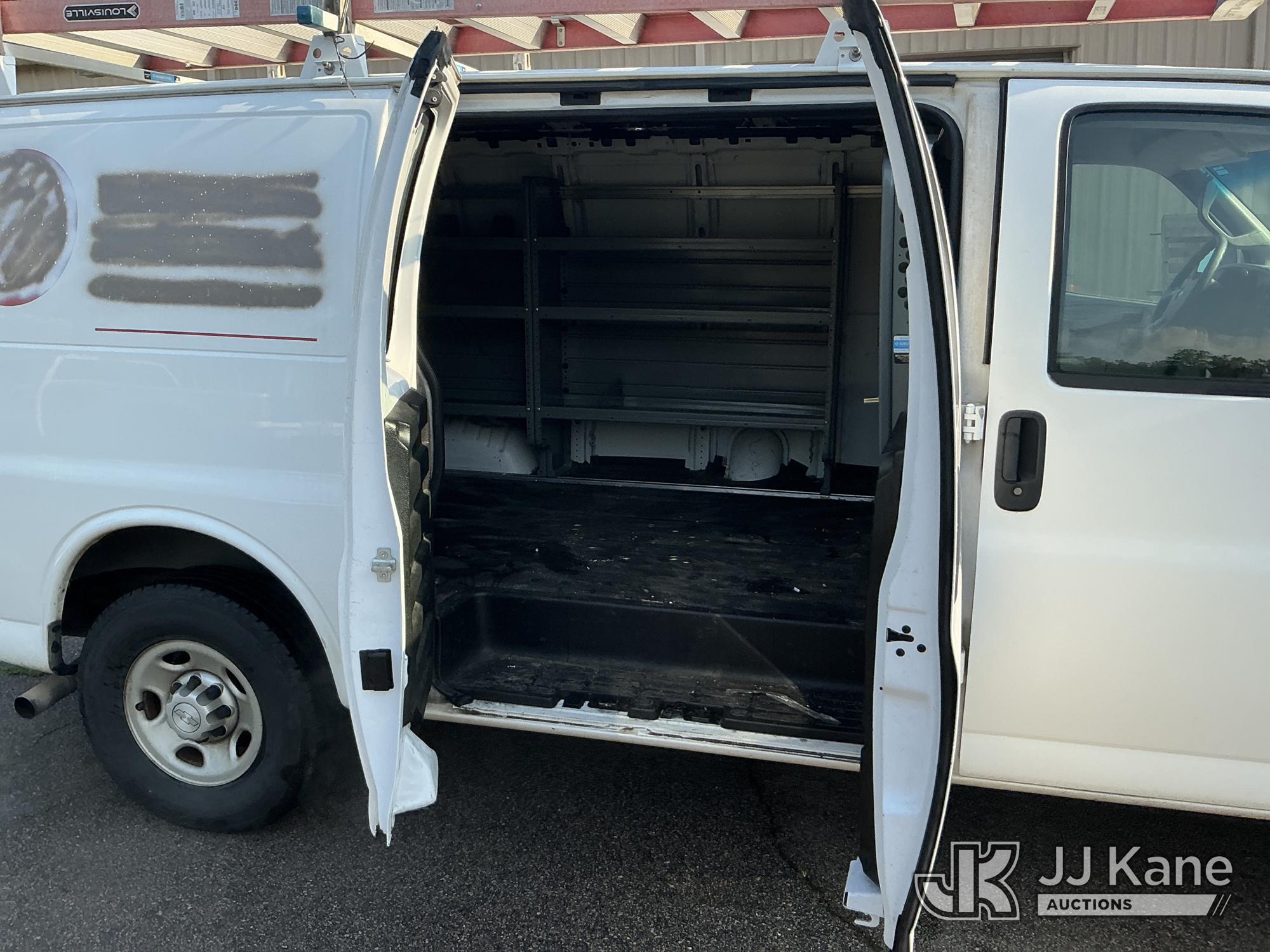 (Garner, NC) 2016 Chevrolet Express G2500 Cargo Van Runs & Moves) (Jump To Start