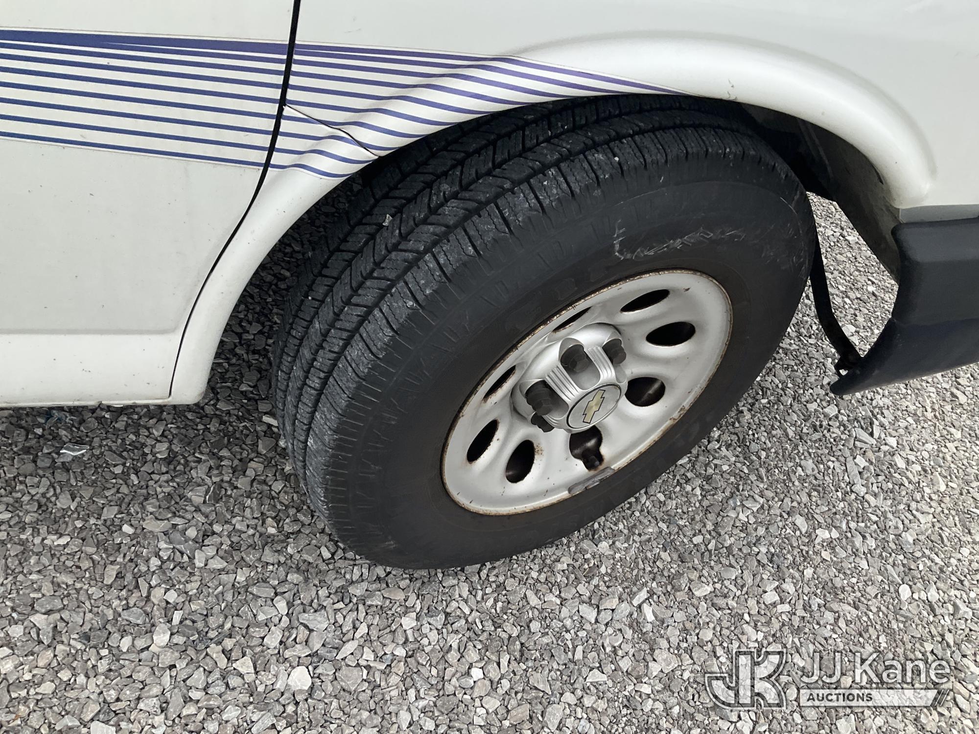 (Verona, KY) 2013 Chevrolet Express G1500 Cargo Van Runs & Moves) (Rust Damage