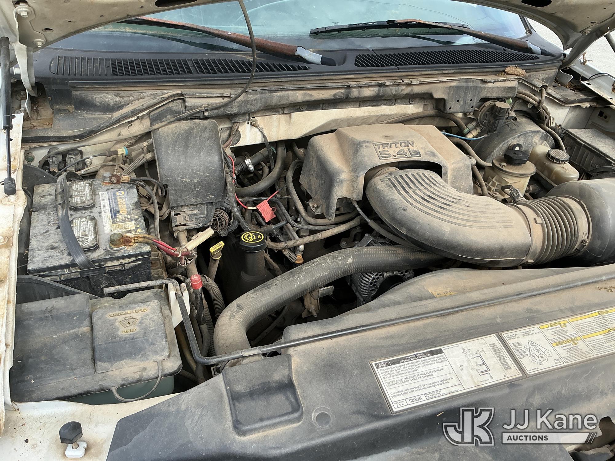 (China Grove, NC) 1999 Ford F-250 4X4 Cab & Chassis Runs & Moves) (ABS Light On, Brake Light On, Mis