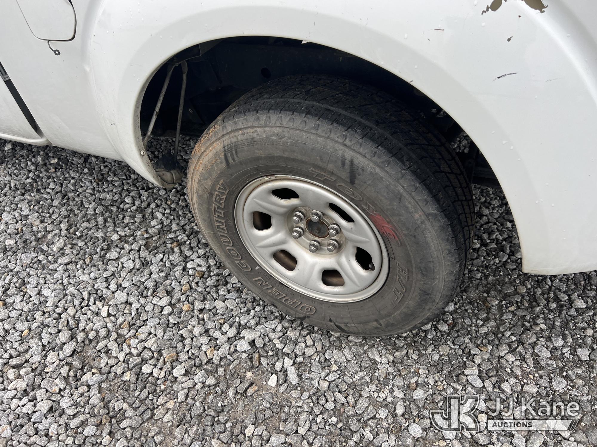 (Villa Rica, GA) 2016 Nissan Frontier Extended-Cab Pickup Truck Runs & Moves) (Check Engine Light On