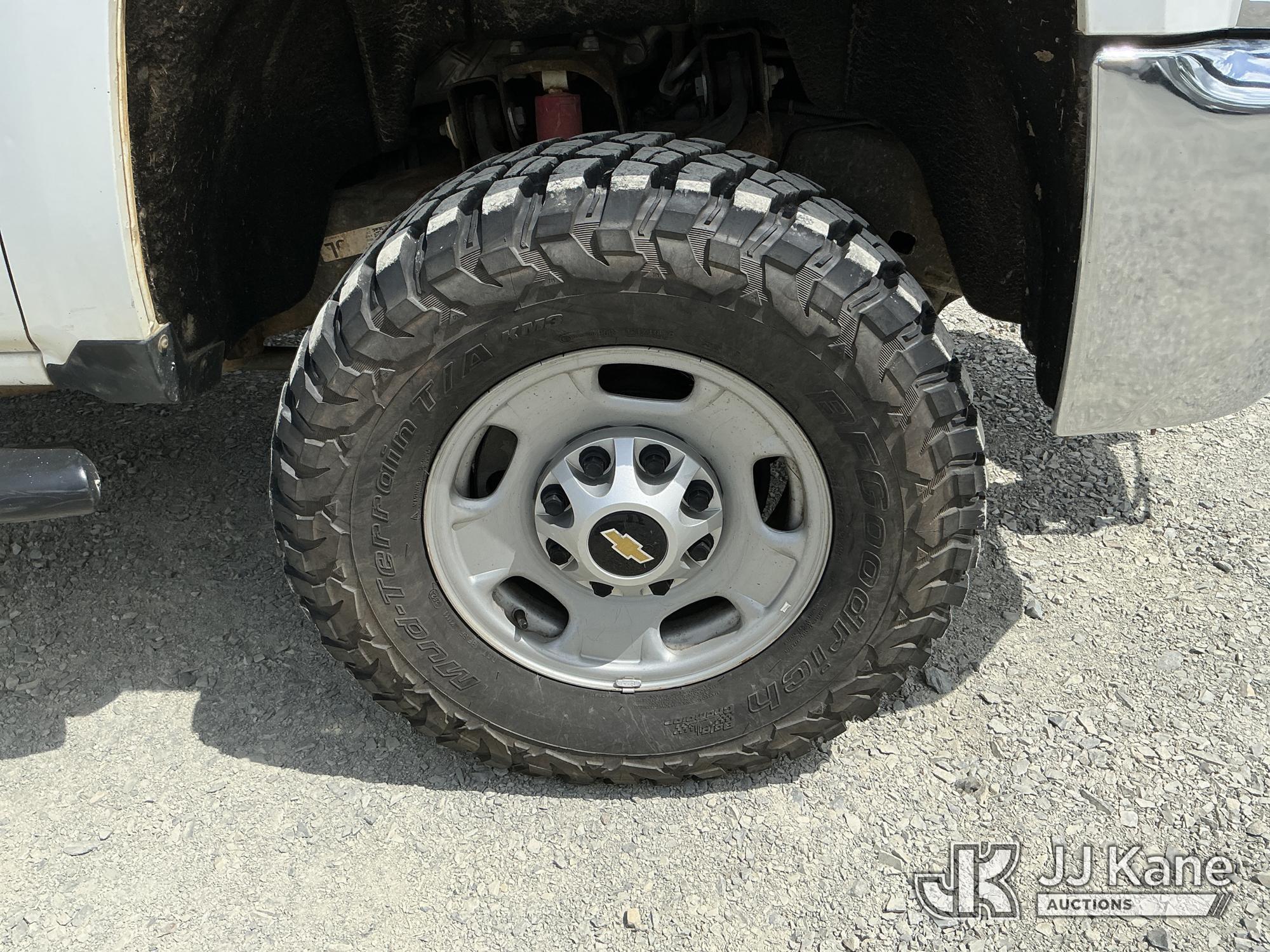 (China Grove, NC) 2018 Chevrolet Silverado 2500HD 4x4 Extended-Cab Pickup Truck Runs & Moves) (Check
