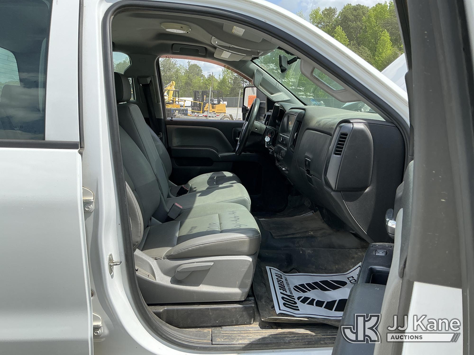 (China Grove, NC) 2018 Chevrolet Silverado 2500HD 4x4 Extended-Cab Pickup Truck Runs & Moves) (Check
