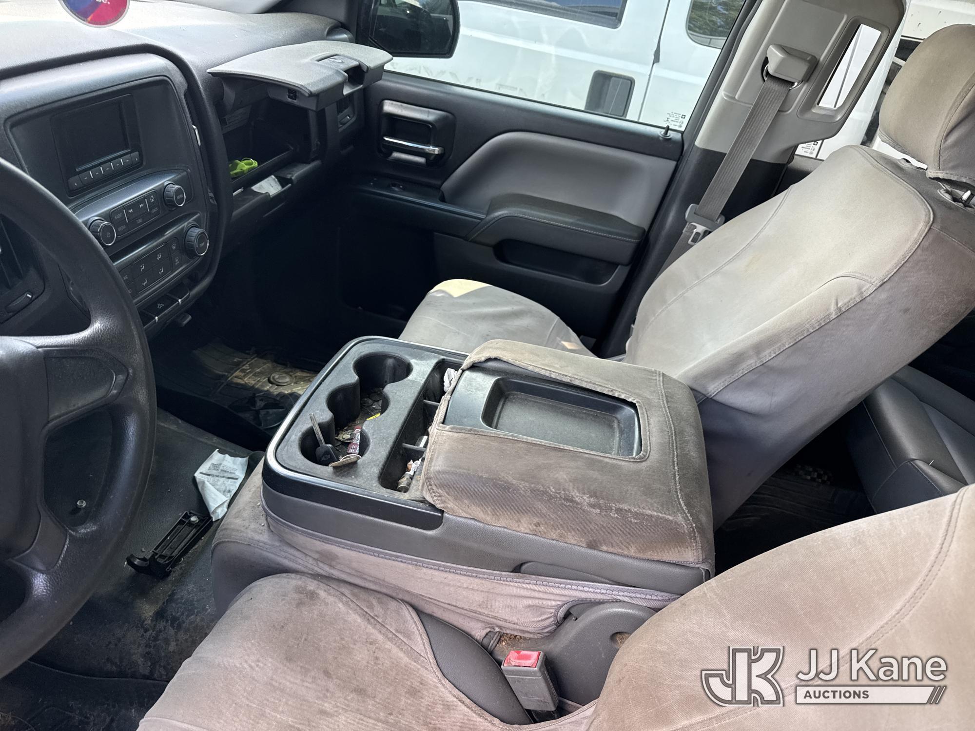 (Wakefield, VA) 2014 Chevrolet Silverado 1500 4x4 Crew-Cab Pickup Truck Not Running, Condition Unkno