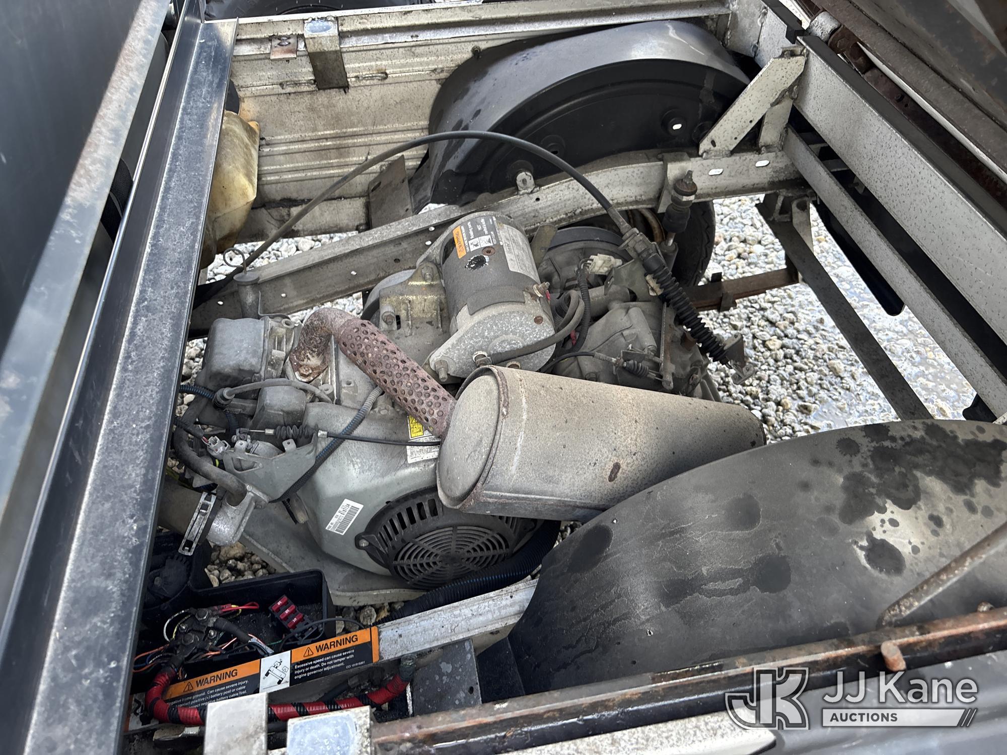 (Loxahatchee, FL) Club Car CarryAll 500 Yard Cart No Title) (Not Running, Condition Unknown) (Missin
