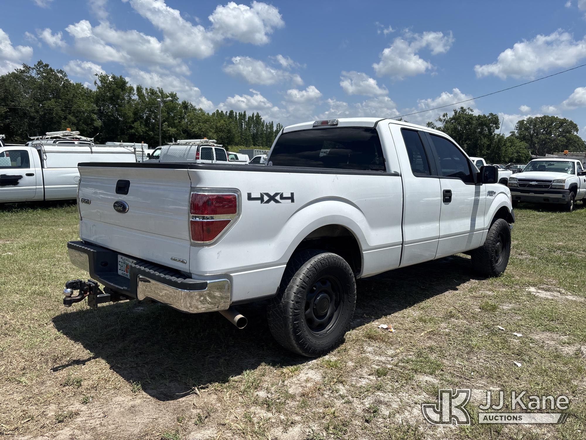(Tampa, FL) 2014 Ford F150 4x4 Extended-Cab Pickup Truck Runs & Moves) (Body & Paint Damage