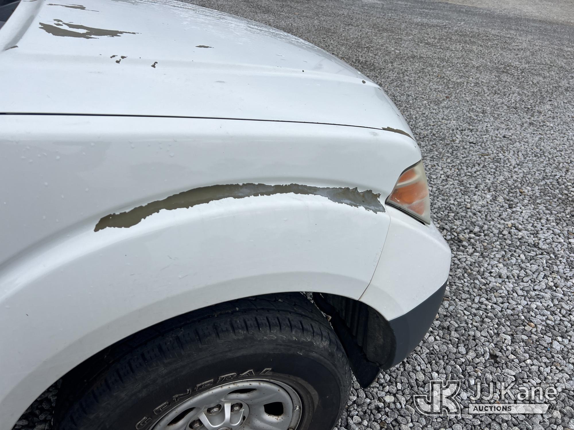 (Villa Rica, GA) 2016 Nissan Frontier Extended-Cab Pickup Truck Runs & Moves) (Check Engine Light On