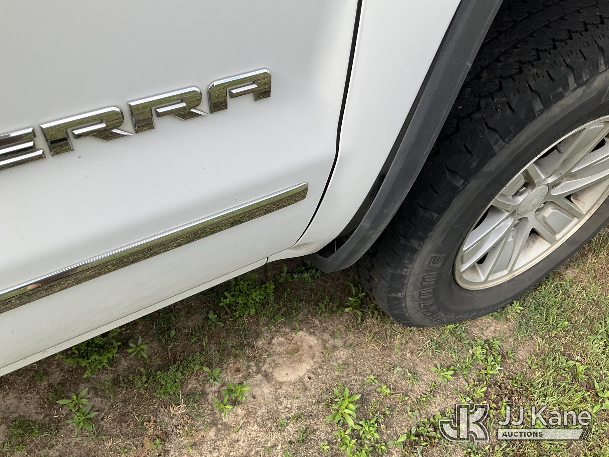 (Florence, SC) 2015 GMC Sierra 1500 4x4 Crew-Cab Pickup Truck Not Running Condition Unknown) (Parts