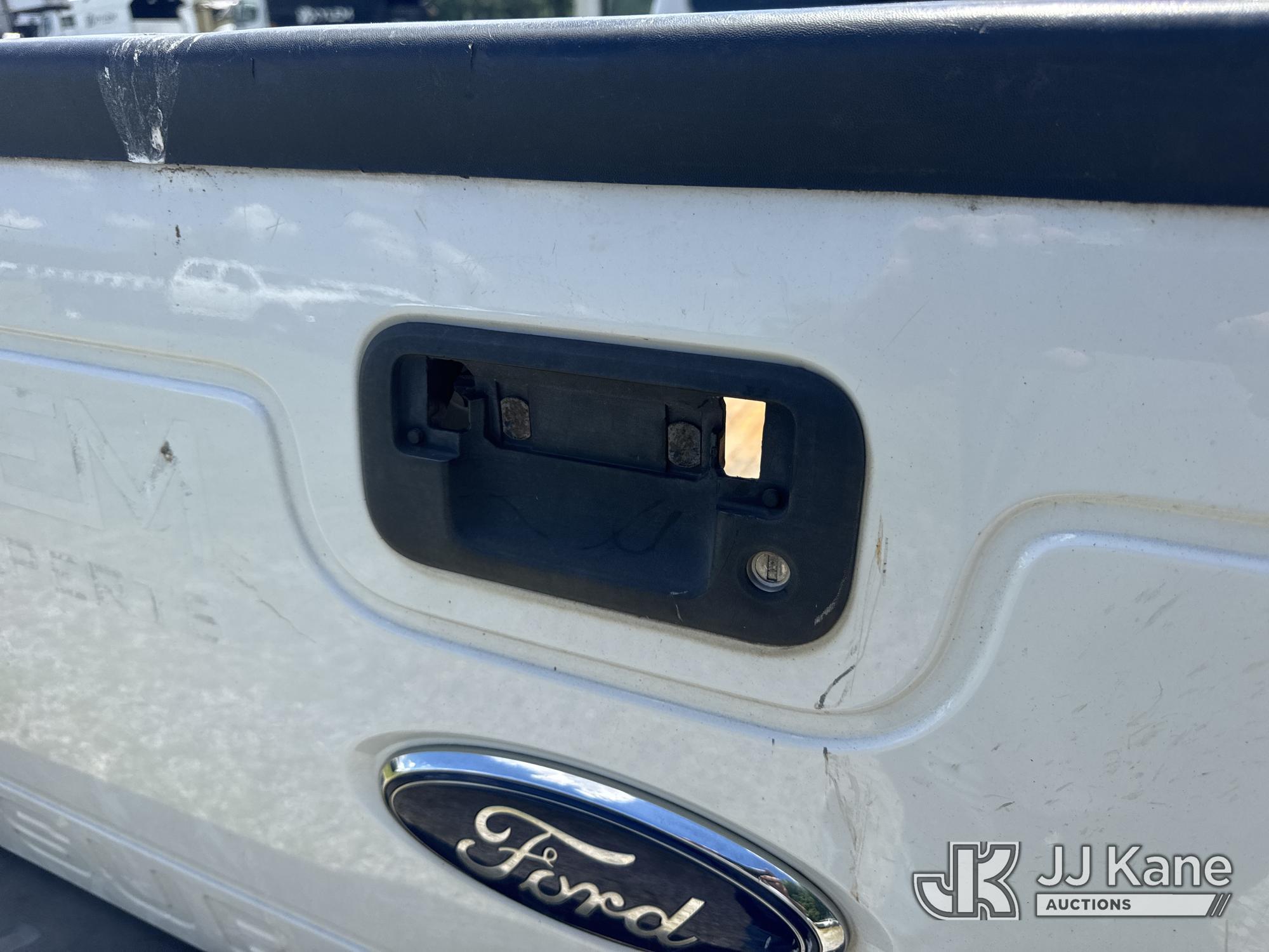 (Wakefield, VA) 2013 Ford F250 Crew-Cab Pickup Truck Runs & Moves) (Check Engine Light On, Body/Pain