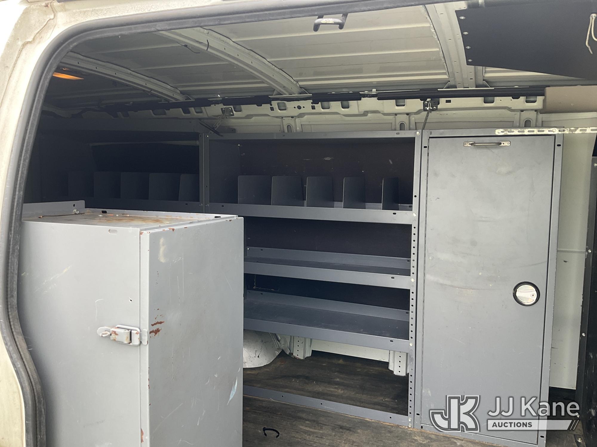 (Verona, KY) 2013 Chevrolet Express G1500 Cargo Van Runs & Moves) (Rust Damage