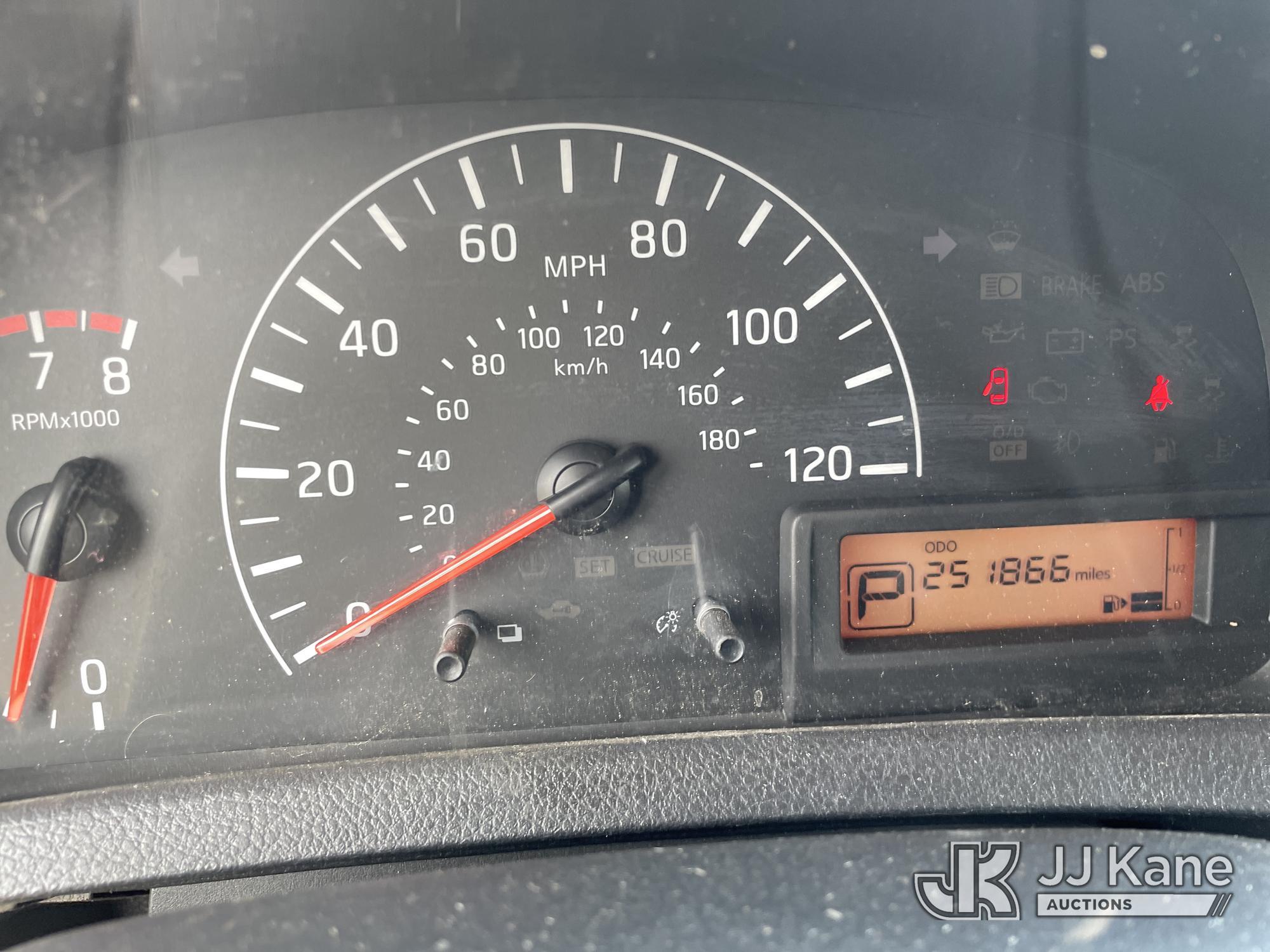 (Defuniak Springs, FL) 2015 Nissan NV200 Mini Cargo Van, (Utility Owned) Runs & Moves) (Paint Damage