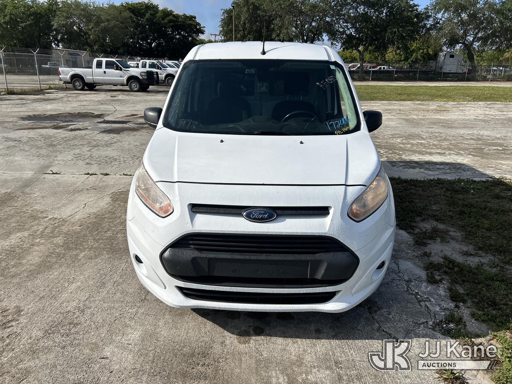 (Riviera Beach, FL) 2017 Ford Transit Connect Mini Cargo Van Runs & Moves) (Paint Damage) (FL Reside