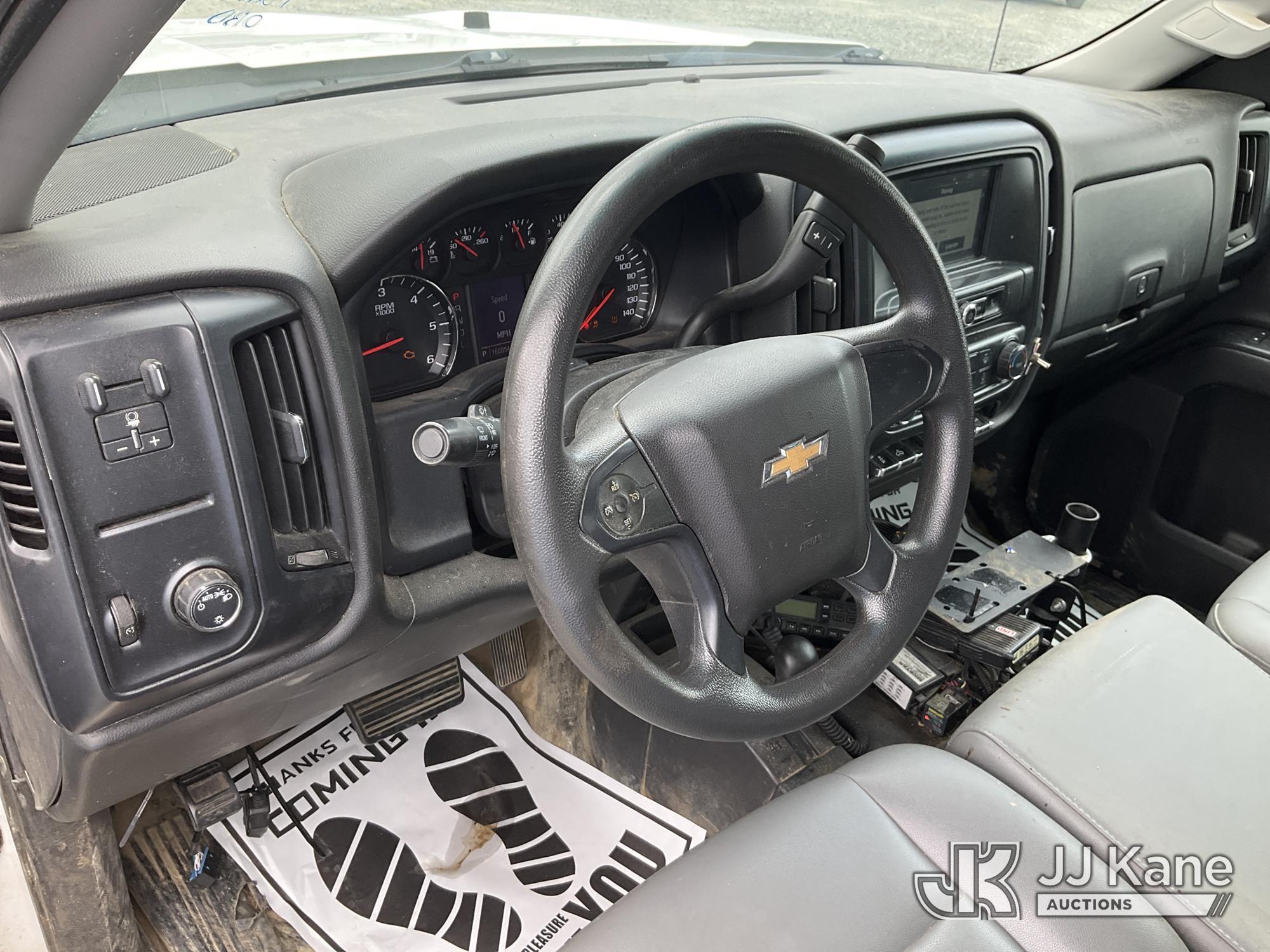 (China Grove, NC) 2017 Chevrolet Silverado 1500 4X4 Crew-Cab Pickup Truck Runs & Moves) (Check Engin