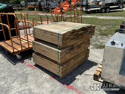 (Tampa, FL) Lot of Wood Size 2"x6"x3' (Condition Unknown ) NOTE: This unit is being sold AS IS/WHERE