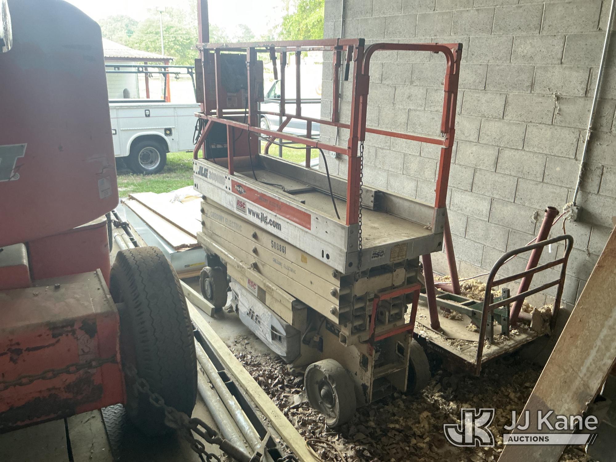 (Aiken, SC) 2004 JLG 2630-ES Self-Propelled Scissor Lift, (Being Sold with Additional 2004 JLG 2630-