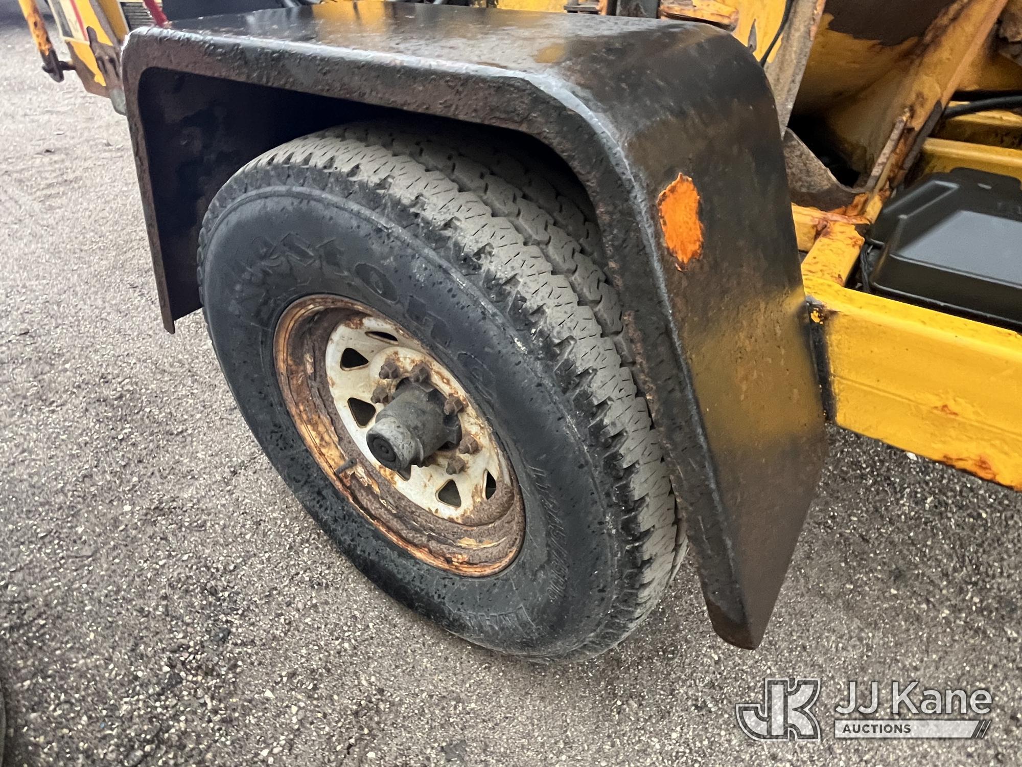 (Tampa, FL) 2016 Altec DC1317 Chipper (13in Disc) Not Running, Condition Unknown) (Body Damage, Rust