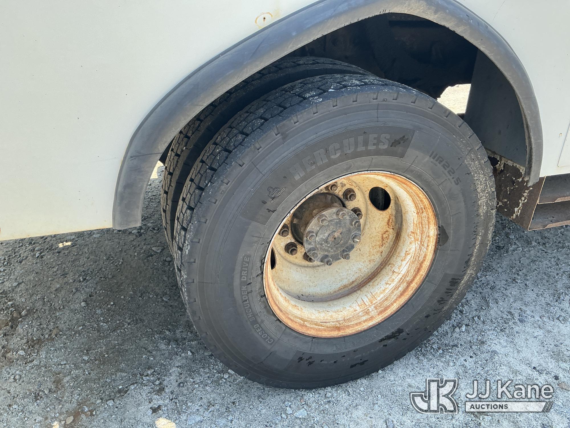 (Columbia, SC) Altec DM47-TR, Digger Derrick rear mounted on 2007 International 7300 4x4 Utility Tru