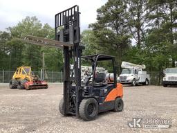(Graysville, AL) 2018 Doosan G35C-7 Pneumatic Tired Forklift Runs, Moves & Operates) (Minor Body Dam