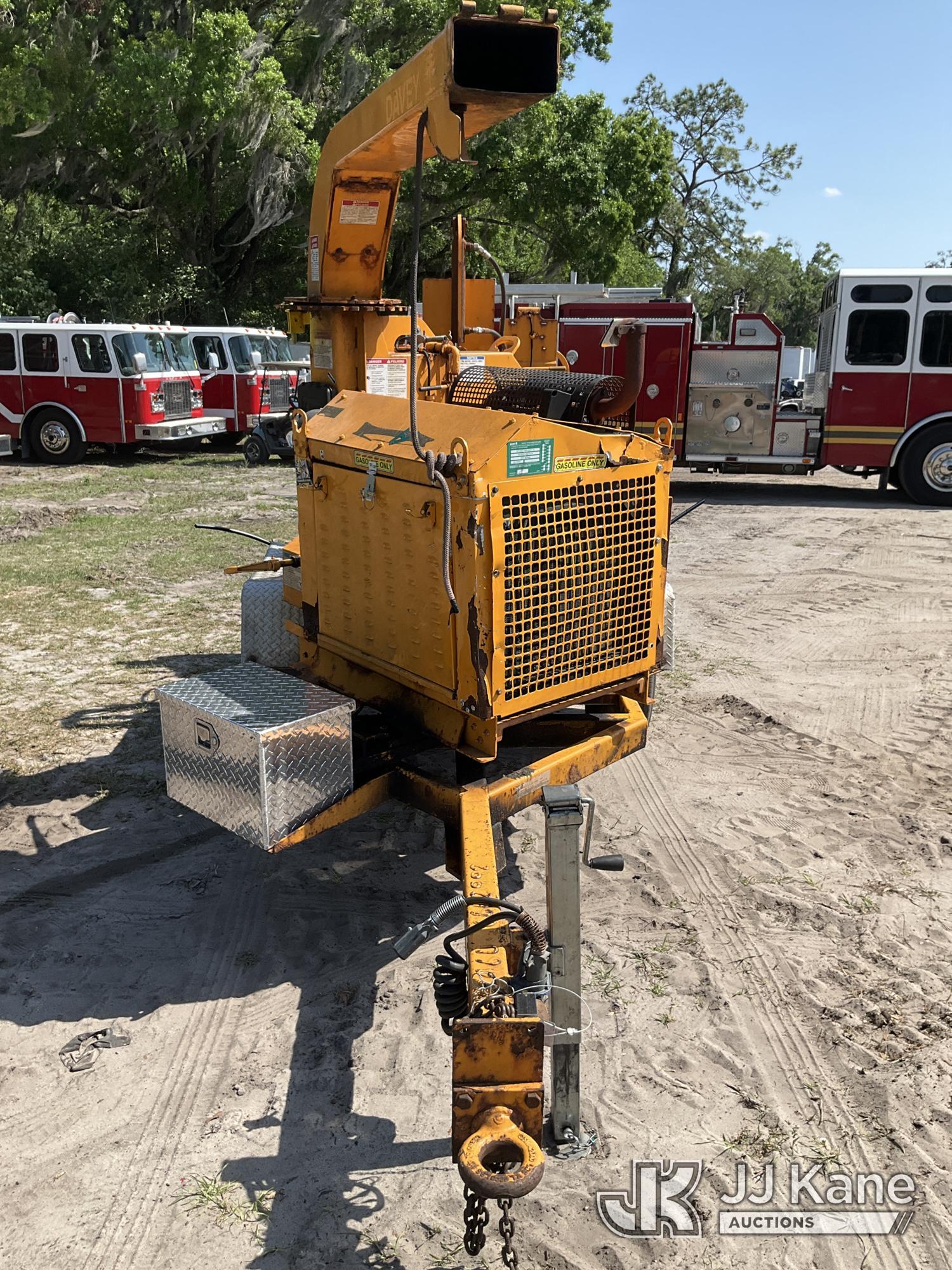 (Ocala, FL) 2018 Bandit 200UC Chipper (12in Disc), trailer mtd. Runs) (Towable, Rust/Body Damage