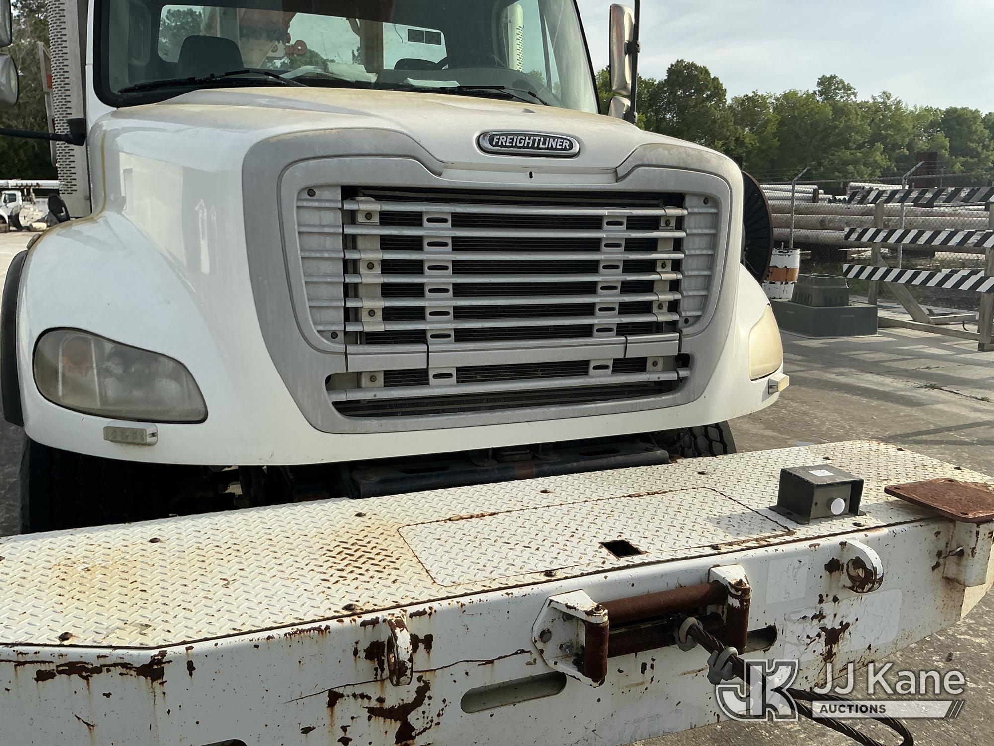 (Moncks Corner, SC) Altec AH100, Articulating & Telescopic Material Handling Bucket Truck rear mount