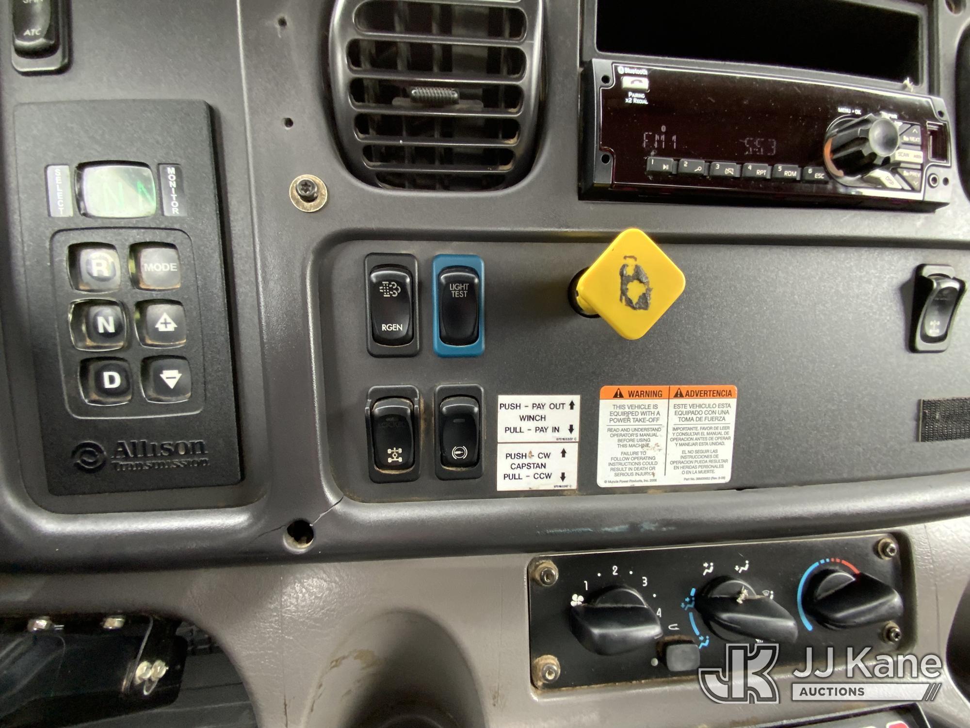 (Graysville, AL) Altec AM855-MH, Over-Center Material Handling Bucket Truck rear mounted on 2015 Fre