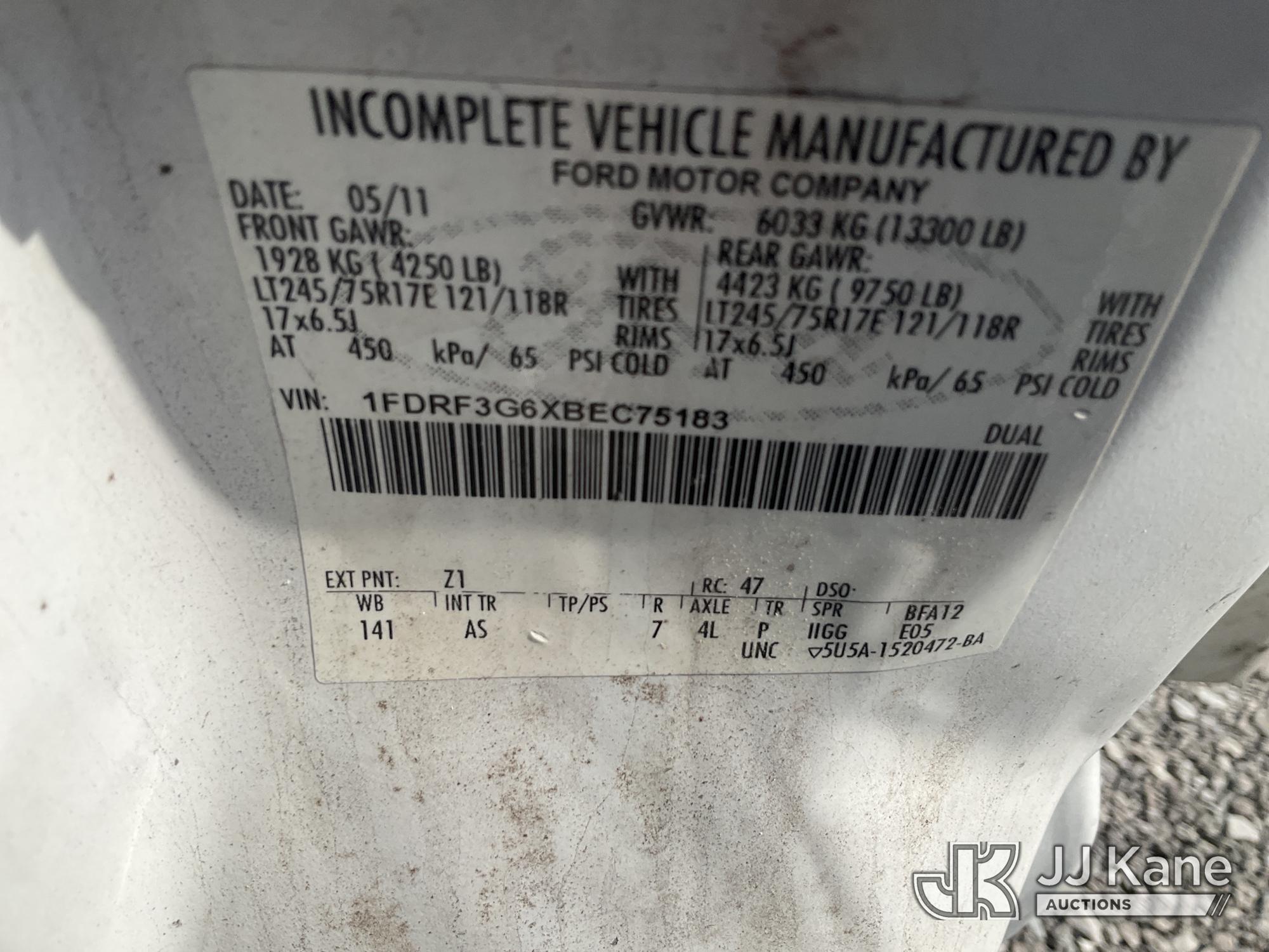 (Verona, KY) Versalift TEL29NE, Telescopic Non-Insulated Bucket Truck mounted behind cab on 2011 For