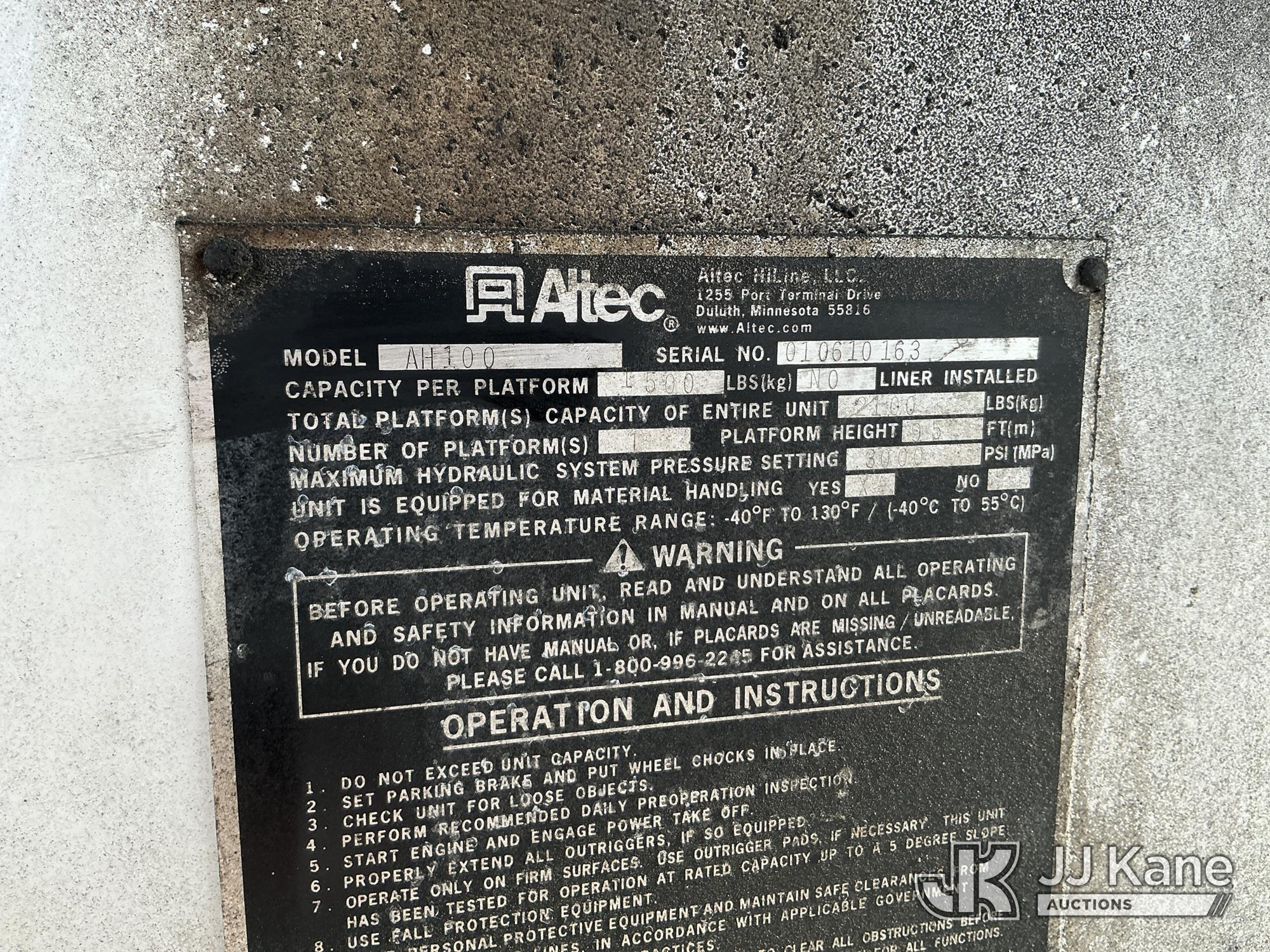 (Moncks Corner, SC) Altec AH100, Articulating & Telescopic Material Handling Bucket Truck rear mount