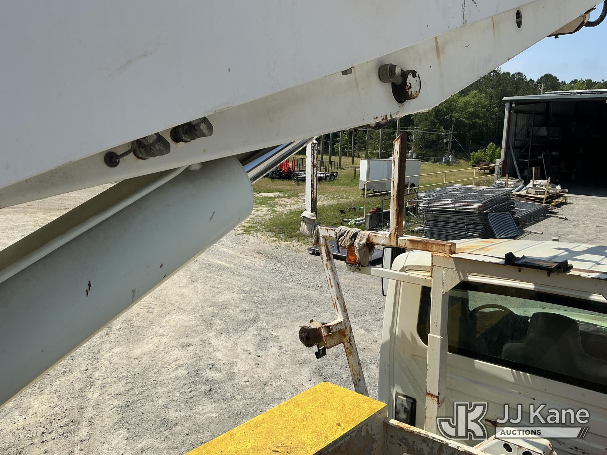 (Columbia, SC) Altec DM47-TR, Digger Derrick rear mounted on 2007 International 7300 4x4 Utility Tru
