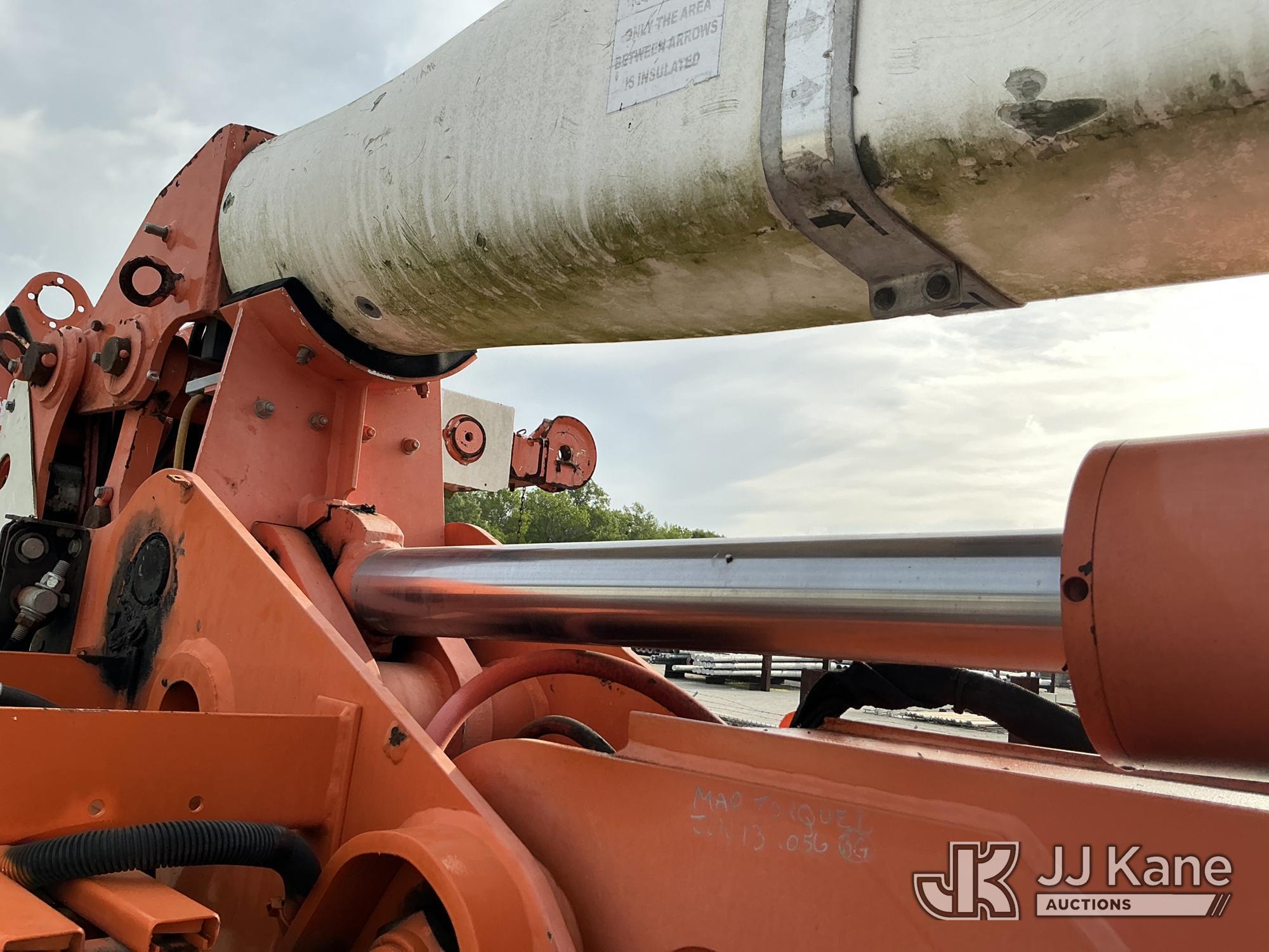 (Moncks Corner, SC) Altec AH100, Articulating & Telescopic Material Handling Bucket Truck rear mount