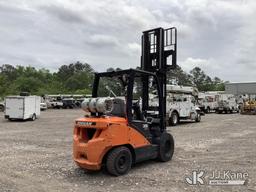 (Graysville, AL) 2018 Doosan G35C-7 Pneumatic Tired Forklift Runs, Moves & Operates) (Minor Body Dam