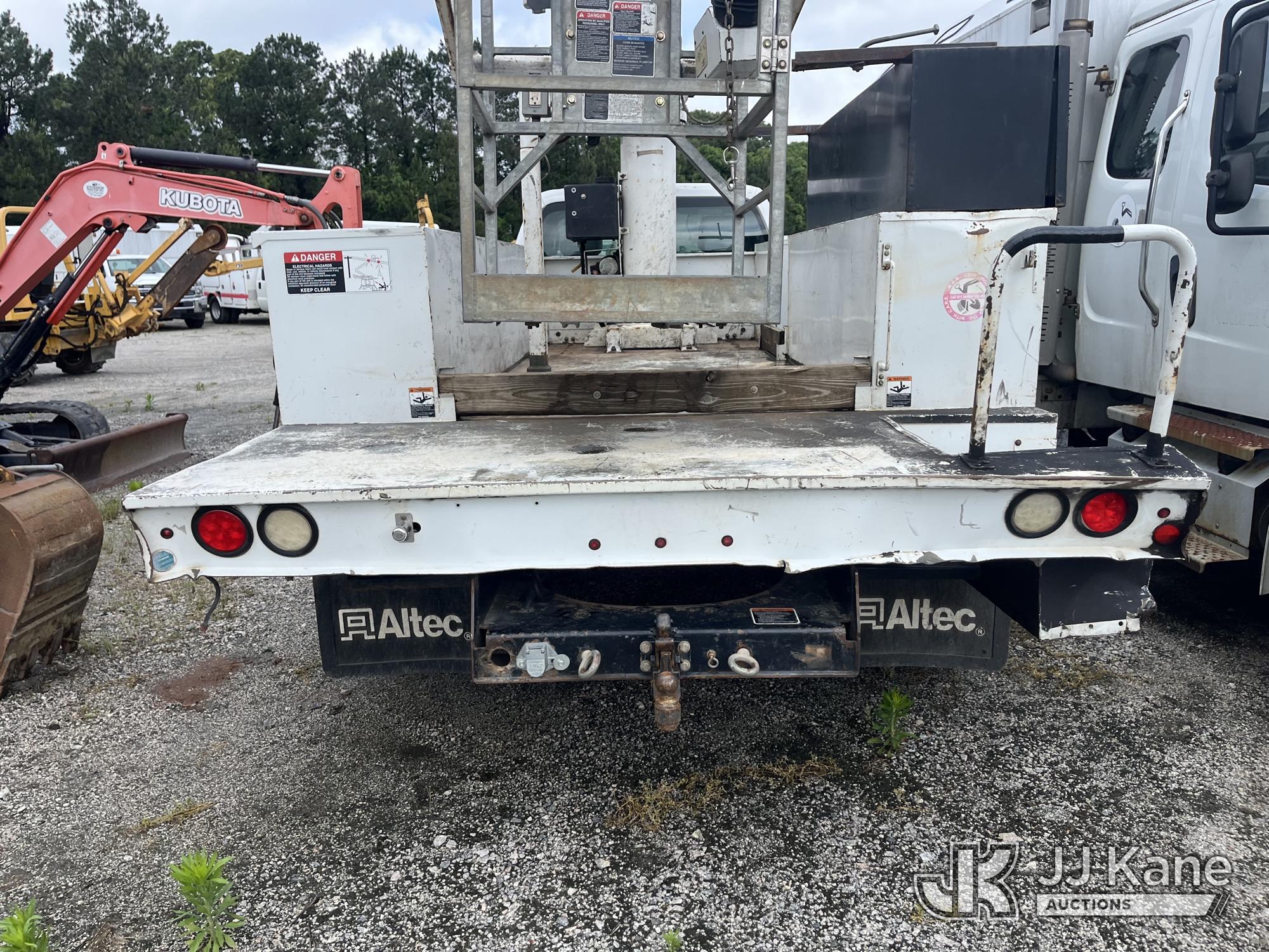 (Chester, VA) Altec AT235-P, Articulating & Telescopic Non-Insulated Cable Placing Bucket Truck moun