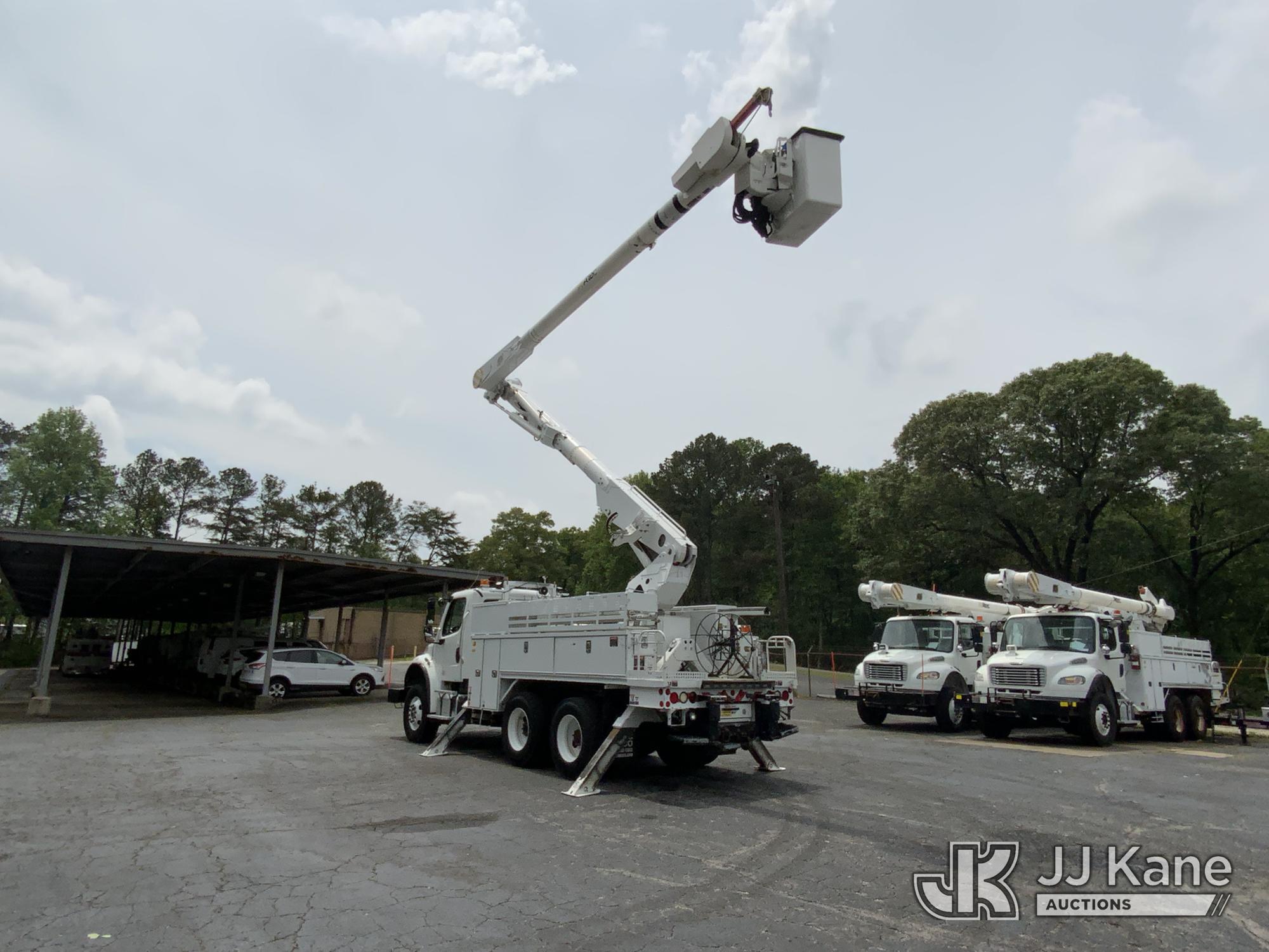 (Graysville, AL) Altec AM855, Over-Center Material Handling Bucket Truck rear mounted on 2015 Freigh